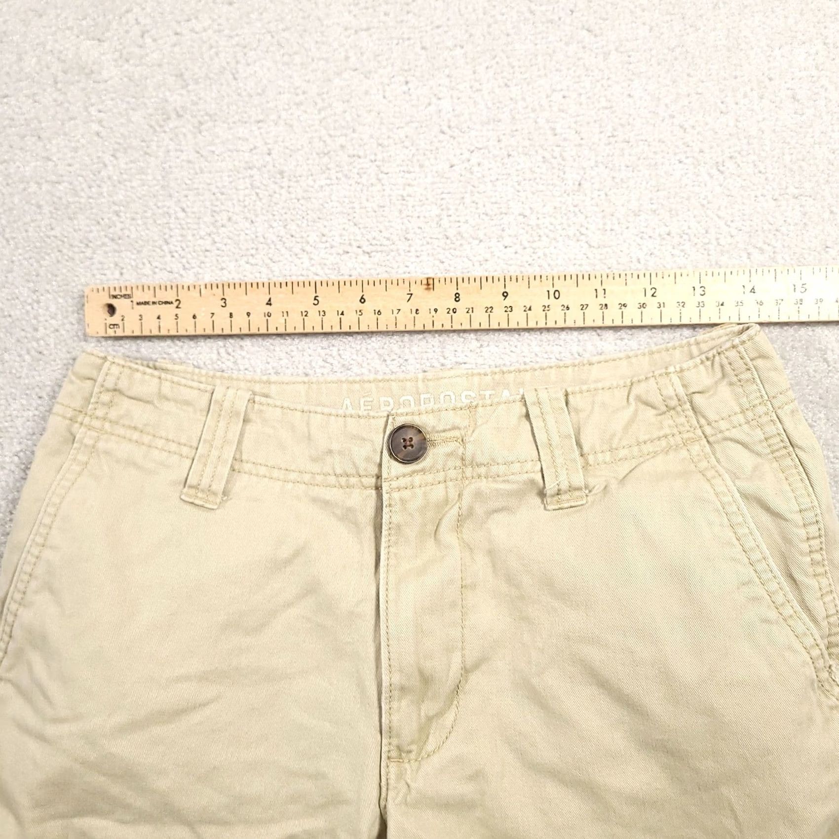 Vintage Aeropostale Bermuda Shorts Womens 27 Beige Khaki Cotton Casual - Good Used Condition Size 27" / US 4 / IT 40 - 3 Thumbnail
