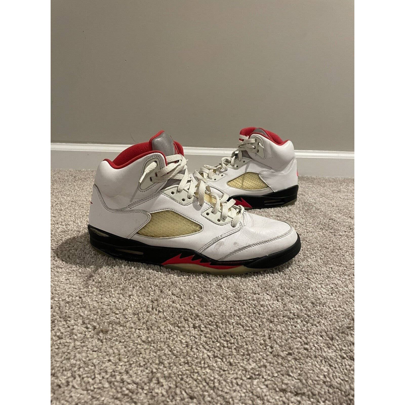 Nike Air Jordan 5 Fire Red Silver Tongue Sz 11.5 DA1911-102