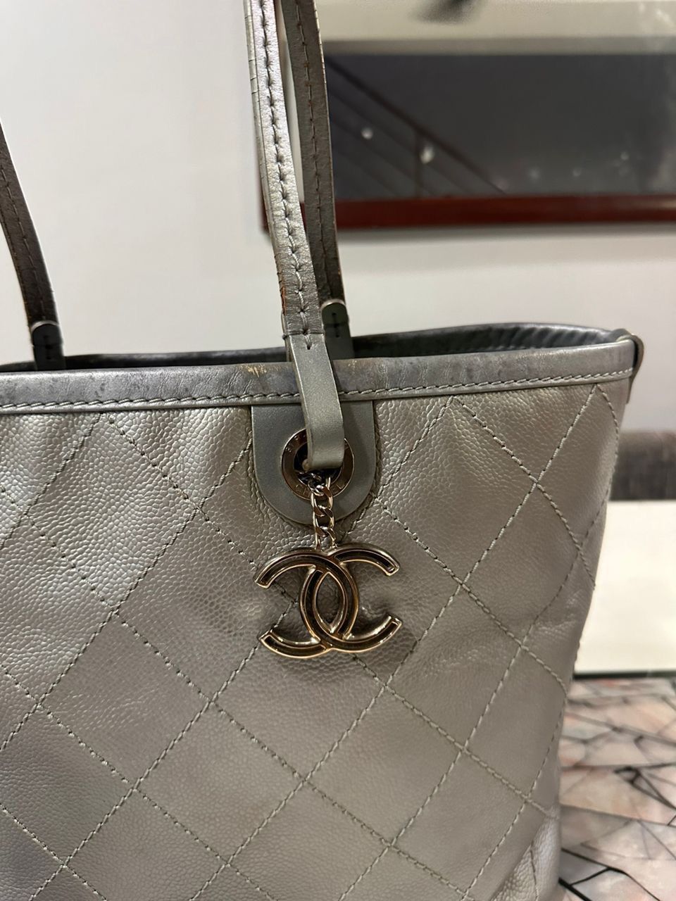 Chanel Authentic Chanel Metallase Caviar Tote Bag Size ONE SIZE - 6 Thumbnail