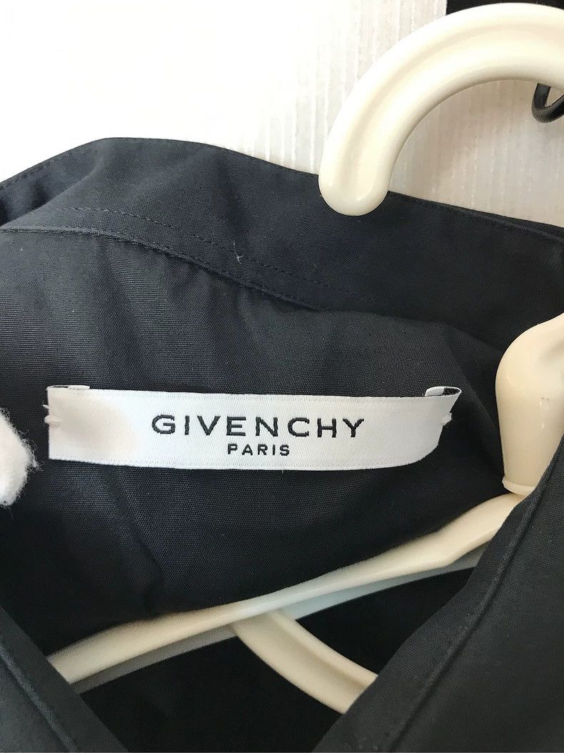 Other Givenchy Size39 Character Pixel Long Sleeve Shirt Size US M / EU 48-50 / 2 - 5 Thumbnail