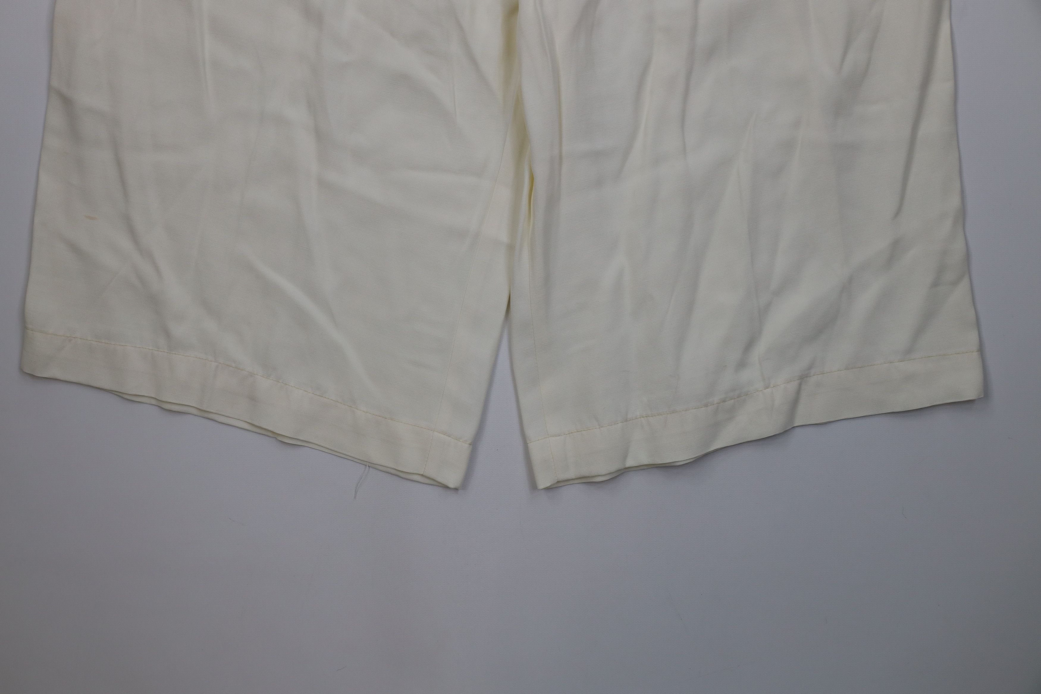 Vintage Vintage 90s Streetwear Gabardine Knit Baggy Shorts Cream USA Size US 36 / EU 52 - 4 Thumbnail