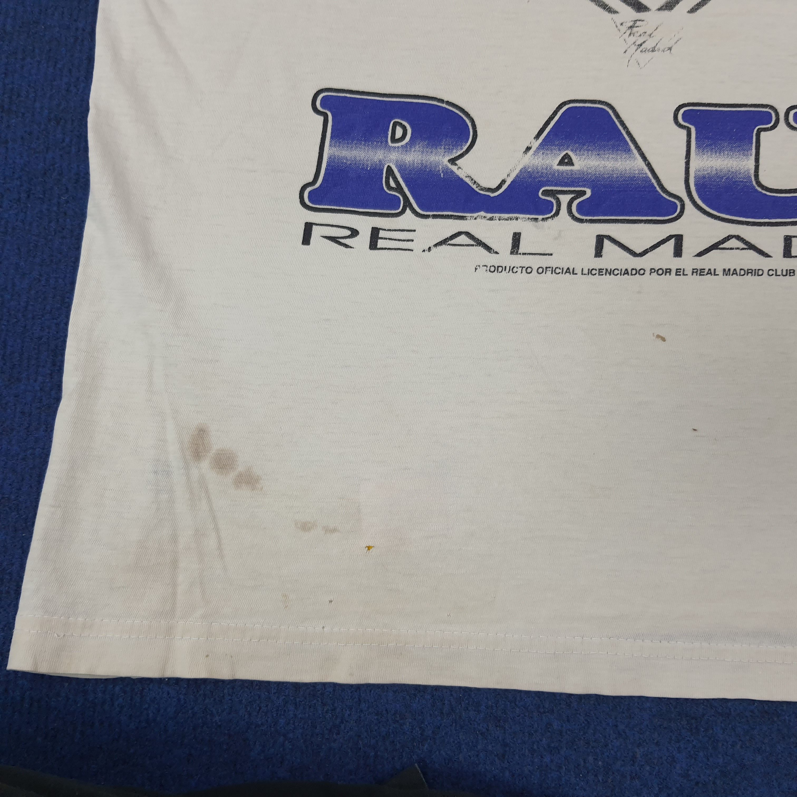 Vintage Vintage RAUL Real Madrid Soccer Tshirt C267N77 Size US L / EU 52-54 / 3 - 8 Thumbnail