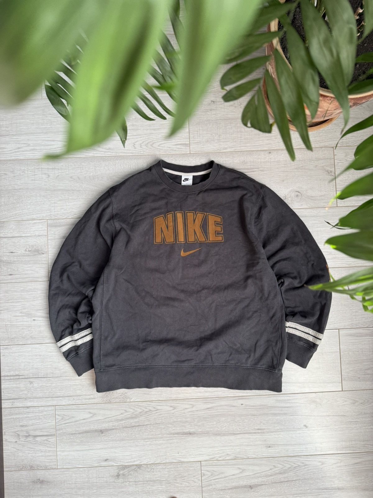 Nike Nike Sweatshirt Vintage logo hype Size US L / EU 52-54 / 3 - 1 Thumbnail