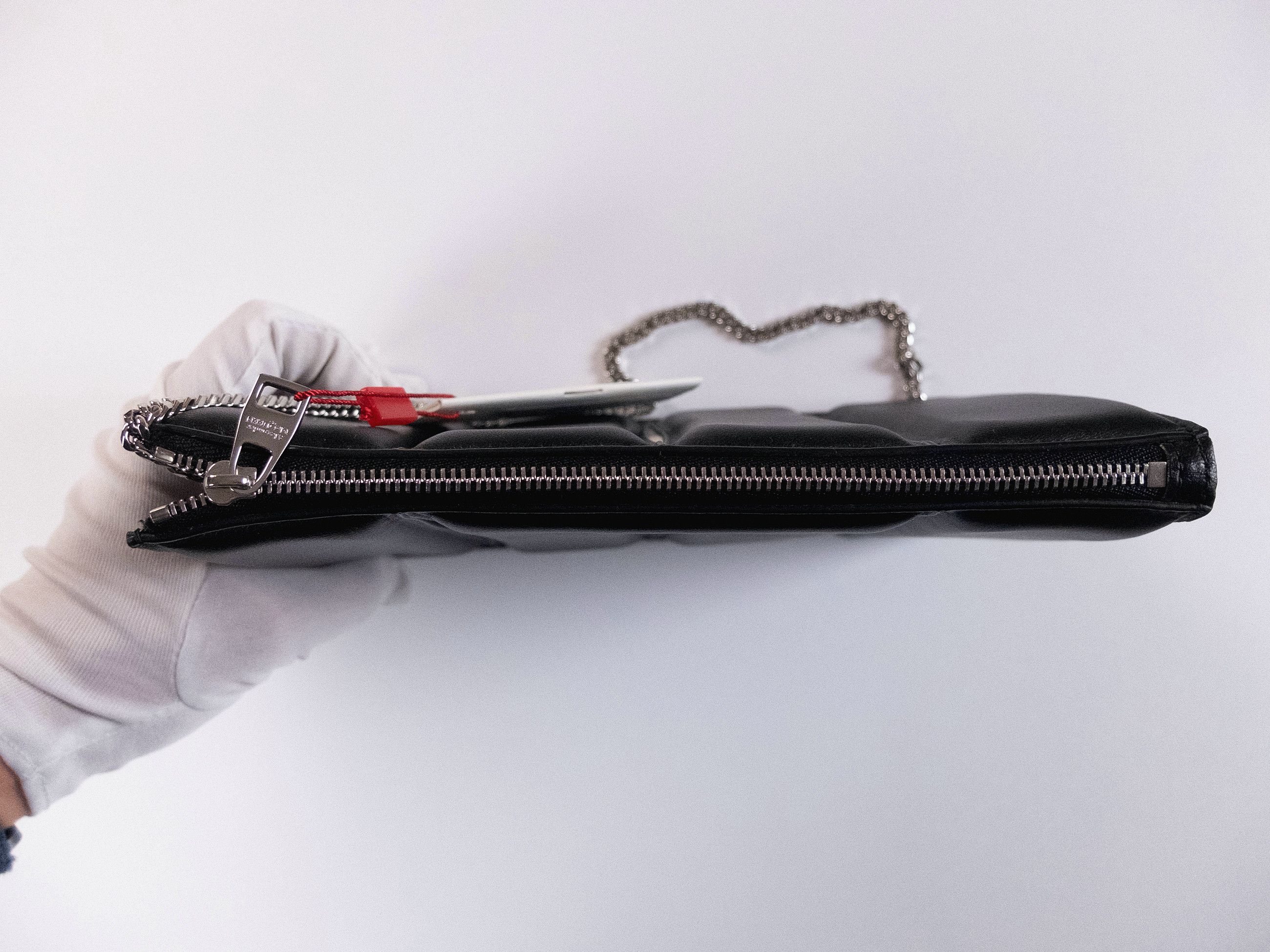 Alexander McQueen ALEXANDER MCQUEEN Slash black zip coin bag with chain strap Size ONE SIZE - 5 Thumbnail