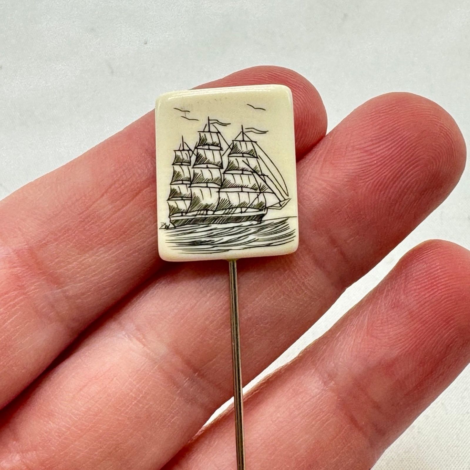 NBDN Nobrandedon VTG scrimshaw straight pin Size ONE SIZE - 1 Thumbnail