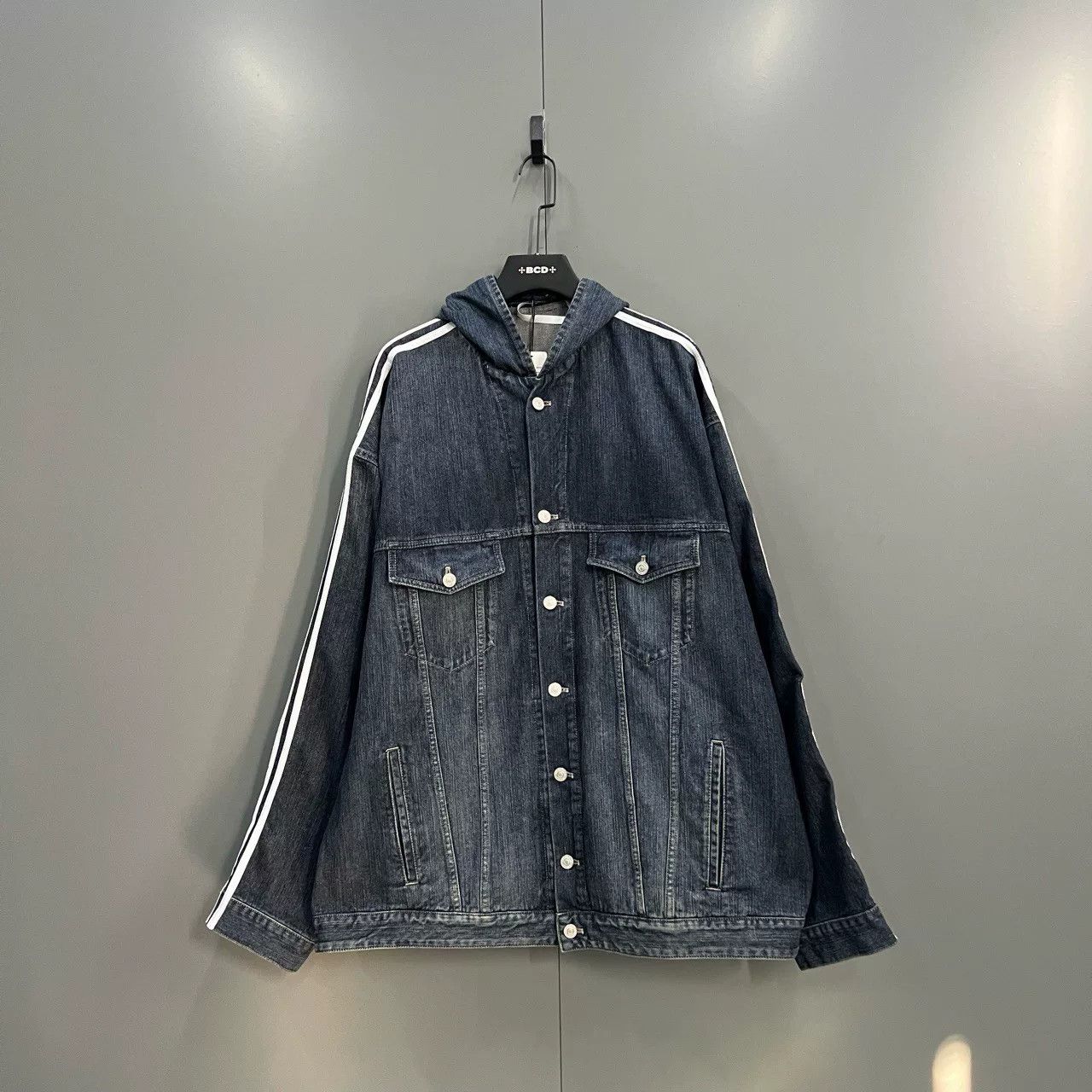 Balenciaga balenciaga × adidas denim hooded jacket Size US M / EU 48-50 / 2 - 1 Thumbnail