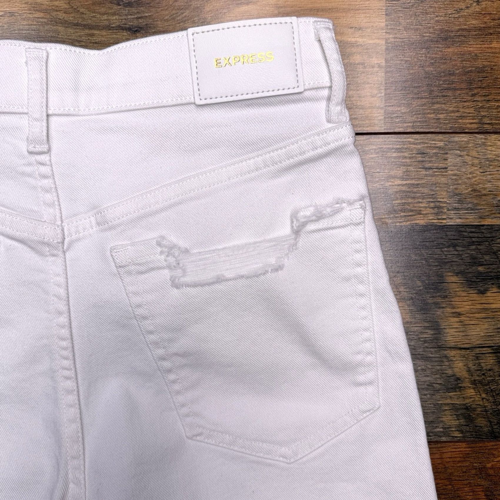Express Express Short White Super High Rise Stretch Mom Denim 0 Wool? Size 25" / US 0 / IT 36 - 7 Thumbnail