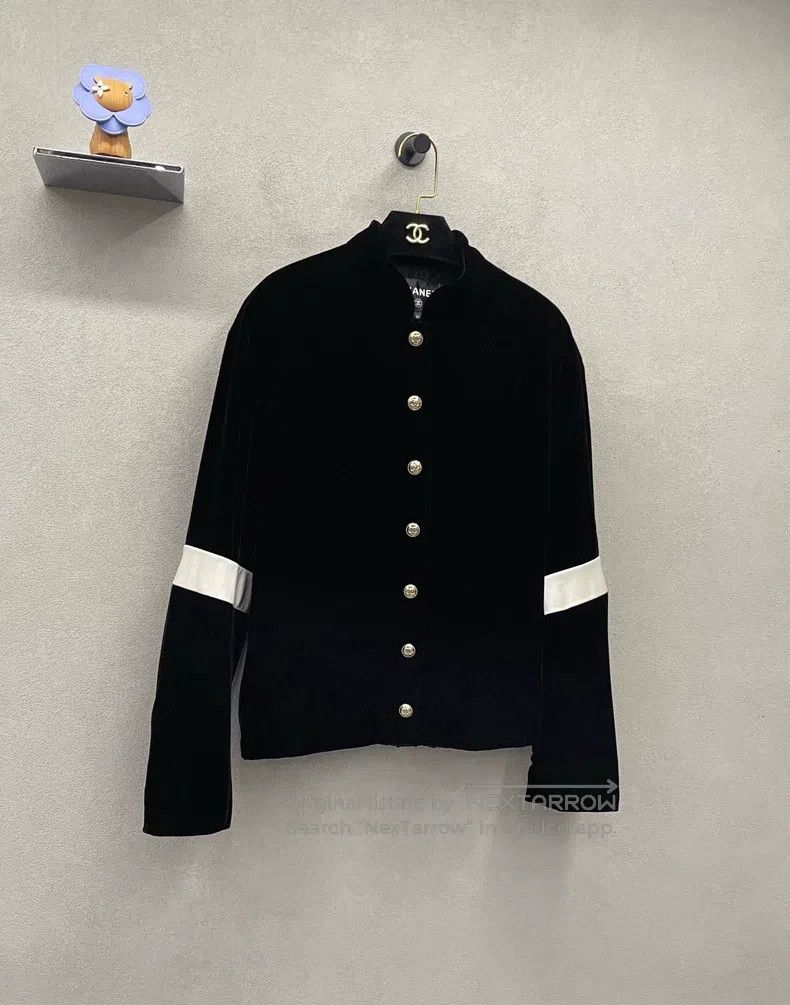 Chanel Chanel Equestrian series black velvet jacket Size M / US 6-8 / IT 42-44 - 2 Thumbnail