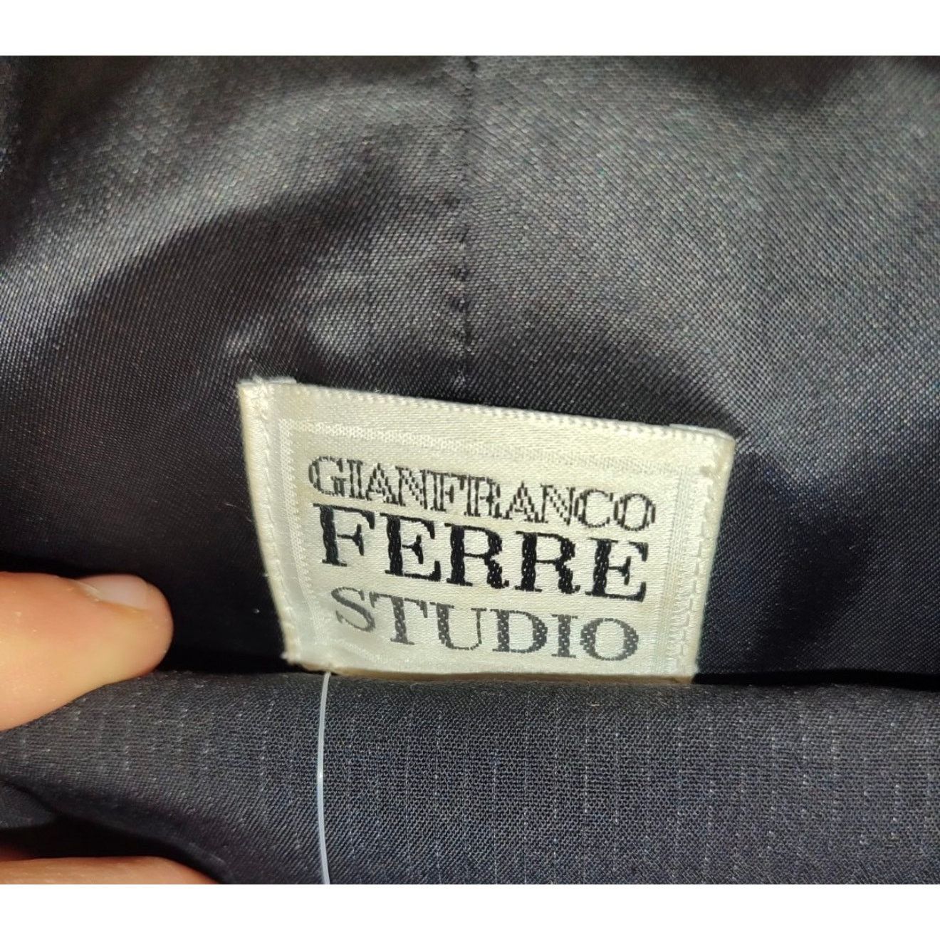 Gianfranco Ferre Gianfranco Ferre Black Striped Wool Suit Sz.42/L Size M / US 6-8 / IT 42-44 - 9 Thumbnail