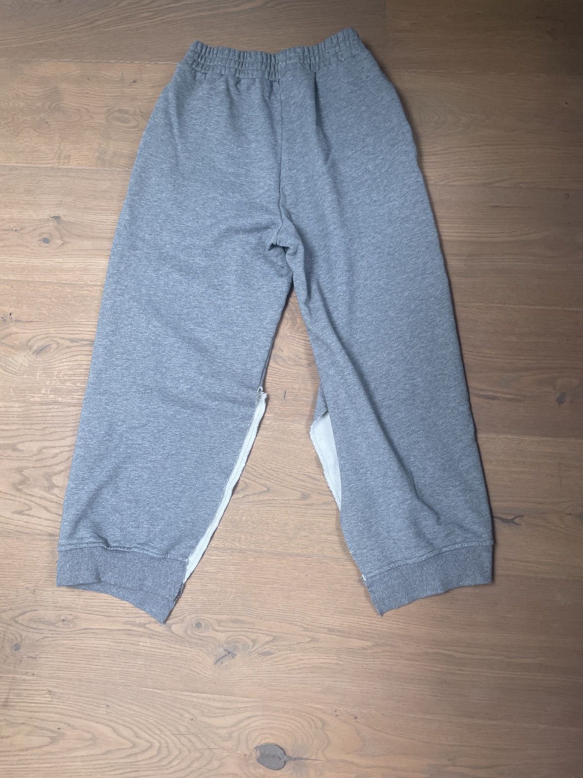 MM6 × Maison Margiela MM6 SS21 Studio Collection Description Print Sweatpants Size 26" / US 2 / IT 38 - 4 Thumbnail