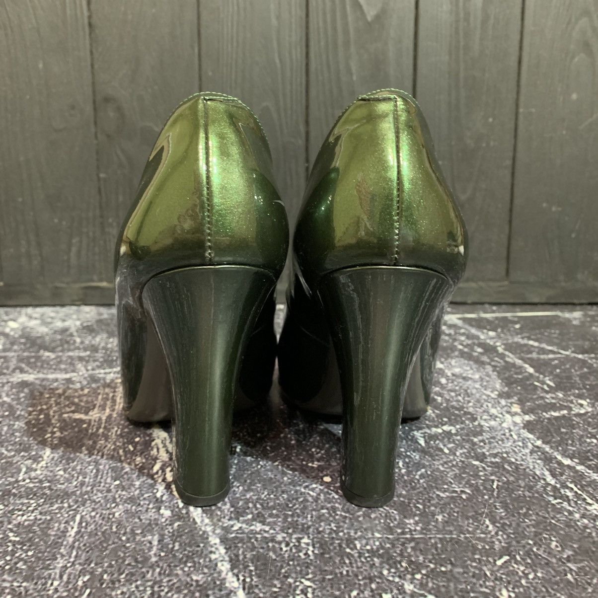 Yves Saint Laurent Yves Saint Laurent Amazing Green Women’s Heels size 35.5 Size US 5.5 / IT 35.5 - 9 Thumbnail