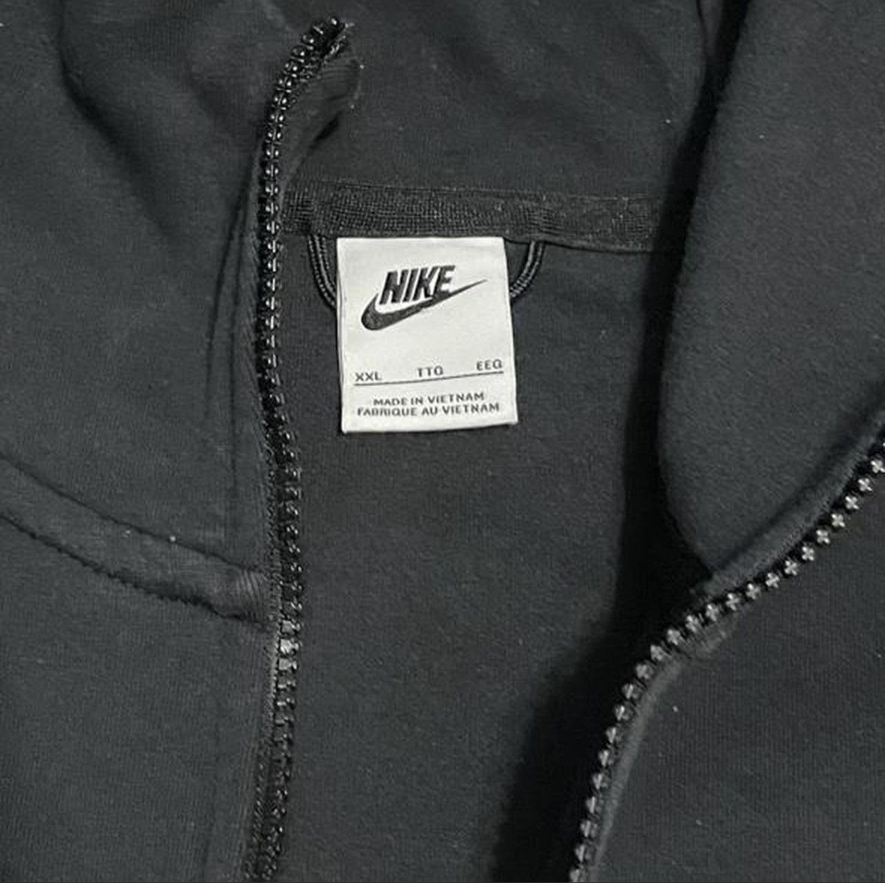 Nike grey n black nike tech Size US XXL / EU 58 / 5 - 5 Thumbnail