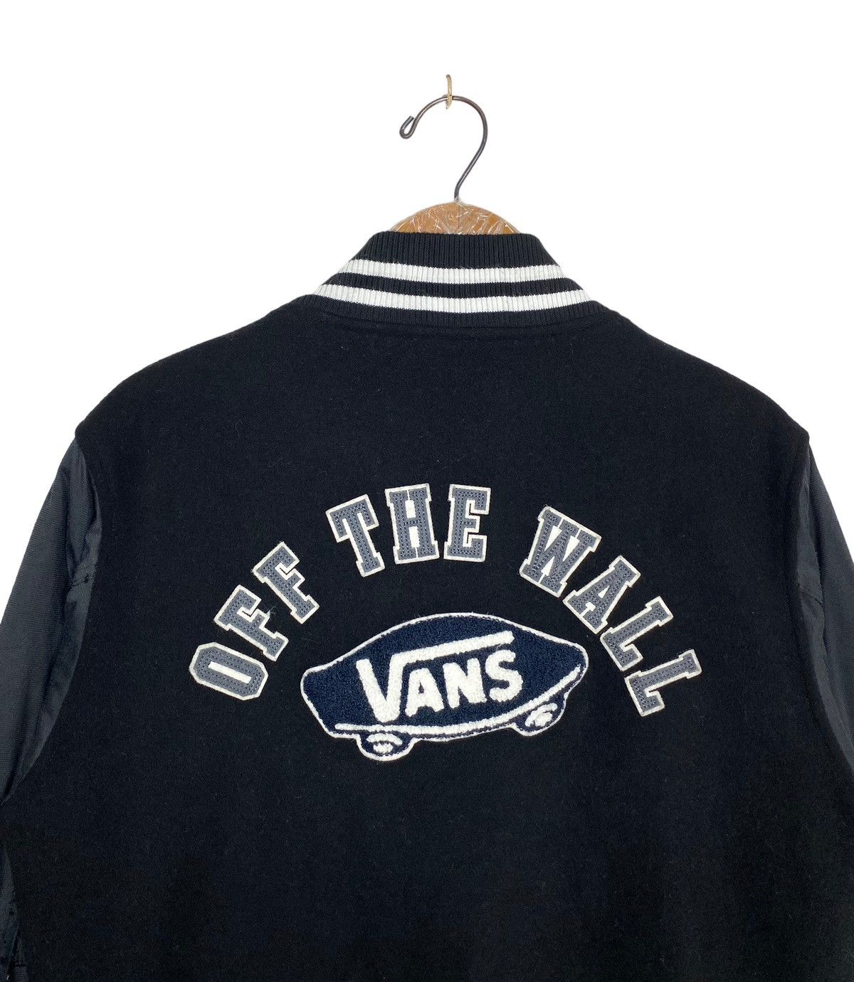 Vans Rare‼️ Vans Off The Wall Wool Varsity Embroidery Big Logo Size US M / EU 48-50 / 2 - 2 Thumbnail