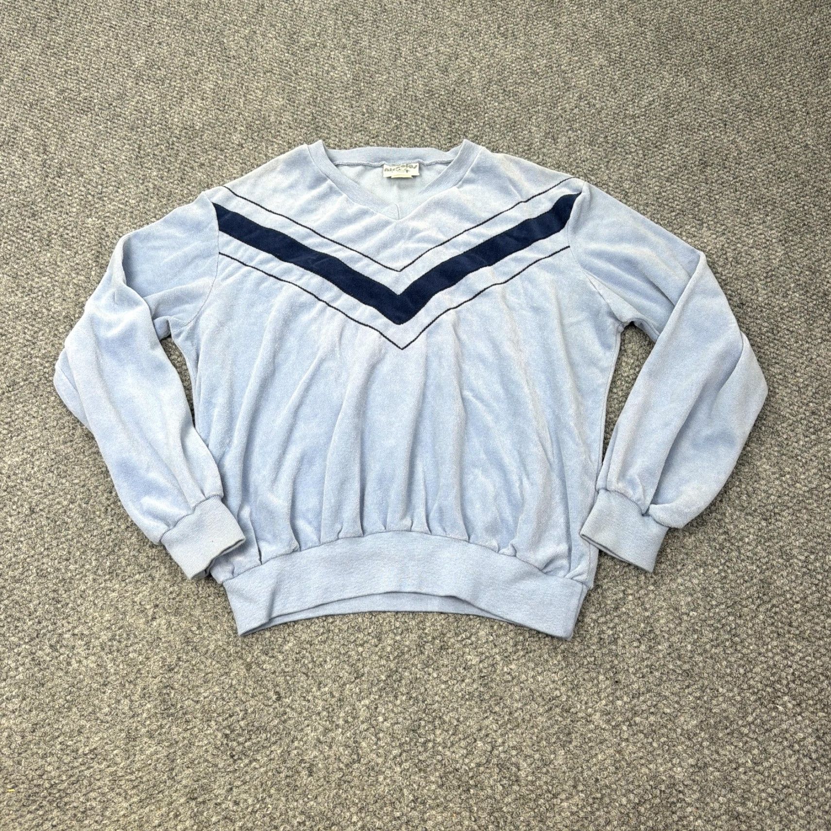 Vintage VINTAGE Nicholas by Niki-Lu Shirt Womens Large Blue Velour Chevron V Neck 80s Size L / US 10 / IT 46 - 2 Thumbnail