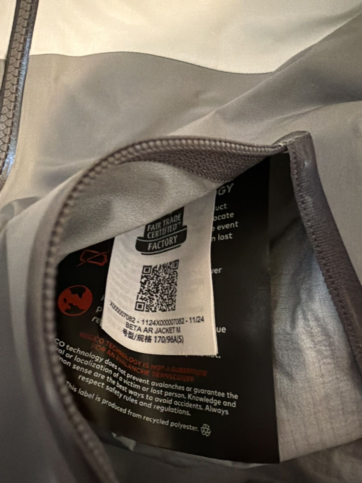 Arc'teryx Arc’teryx Beta AR Jacket Solitude Void Size US S / EU 44-46 / 1 - 22 Thumbnail