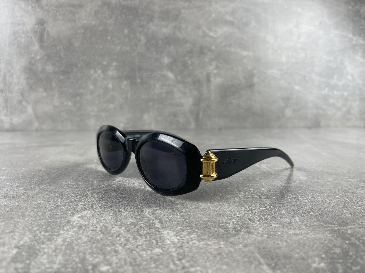 Gianfranco Ferre Y2K Gianfranco Ferré Vintage Oval Sunglasses Black Gold Size ONE SIZE - 1 Thumbnail