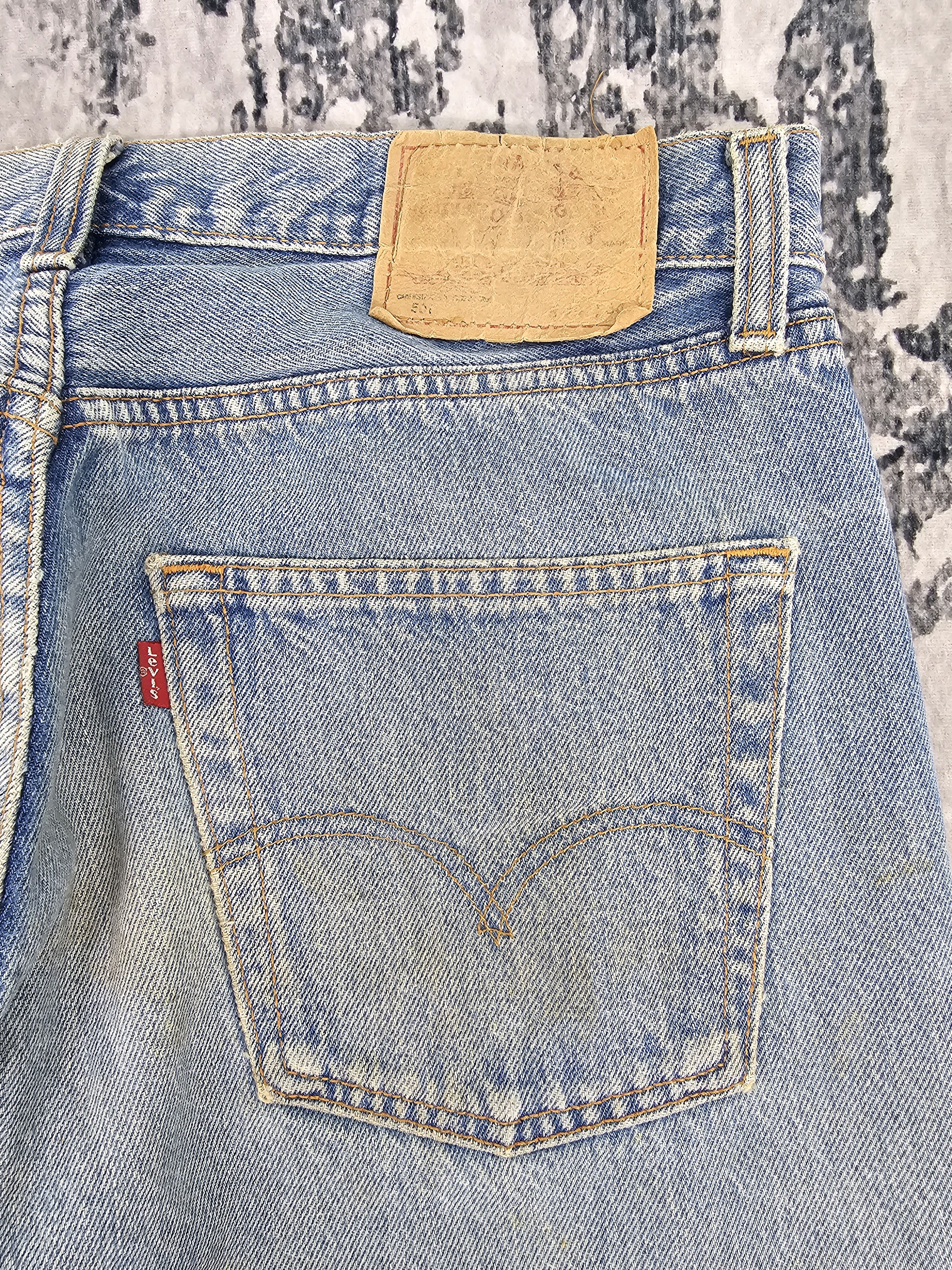 Levi's Vtg 90's LEVIS 501 Light Wash Ripped Size 33X33 Jeans L0414 Size US 33 - 10 Thumbnail