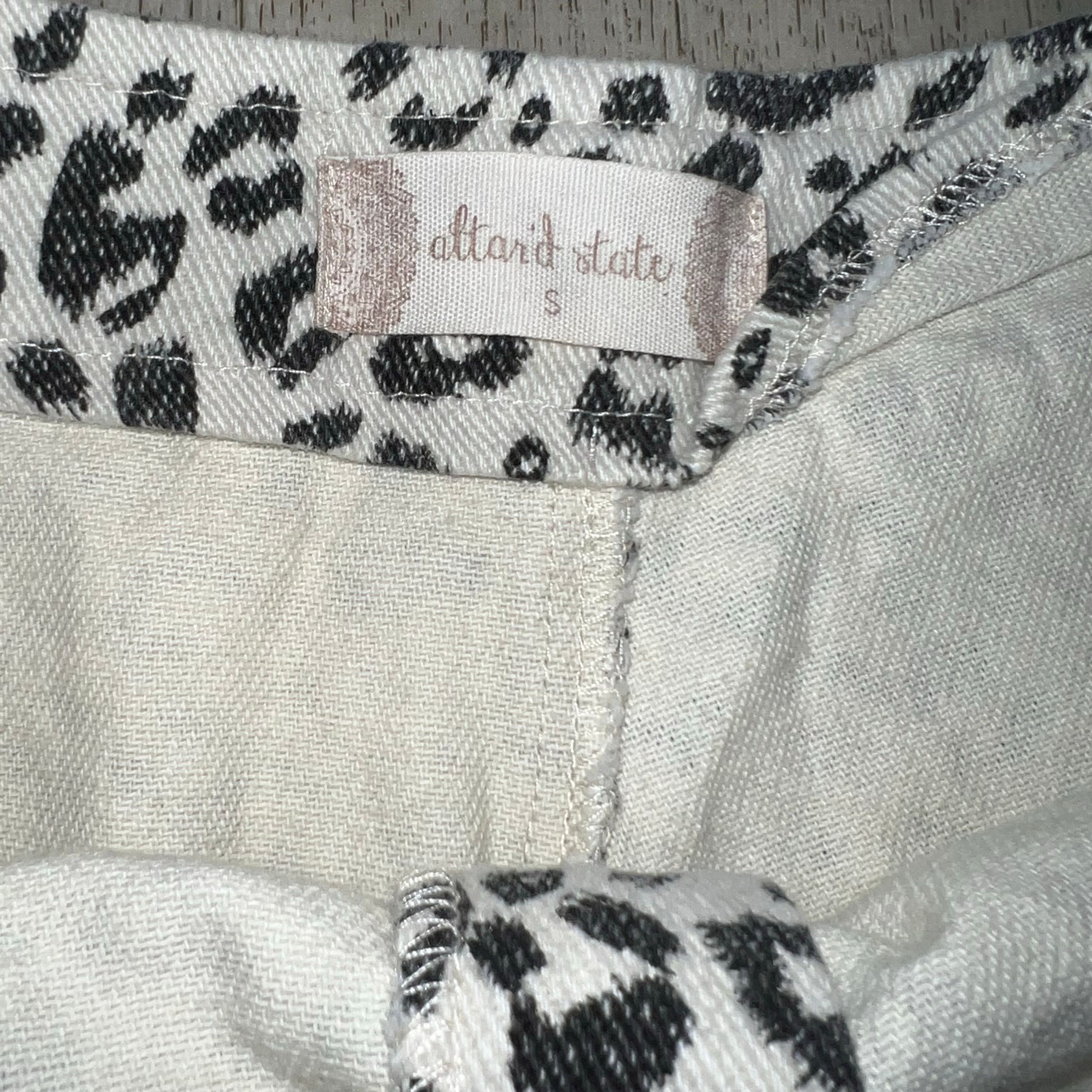 Free People Altar'd State, Front Zip Leopard Print Cream & Black Short Shorts Small Size 26" / US 2 / IT 38 - 3 Thumbnail