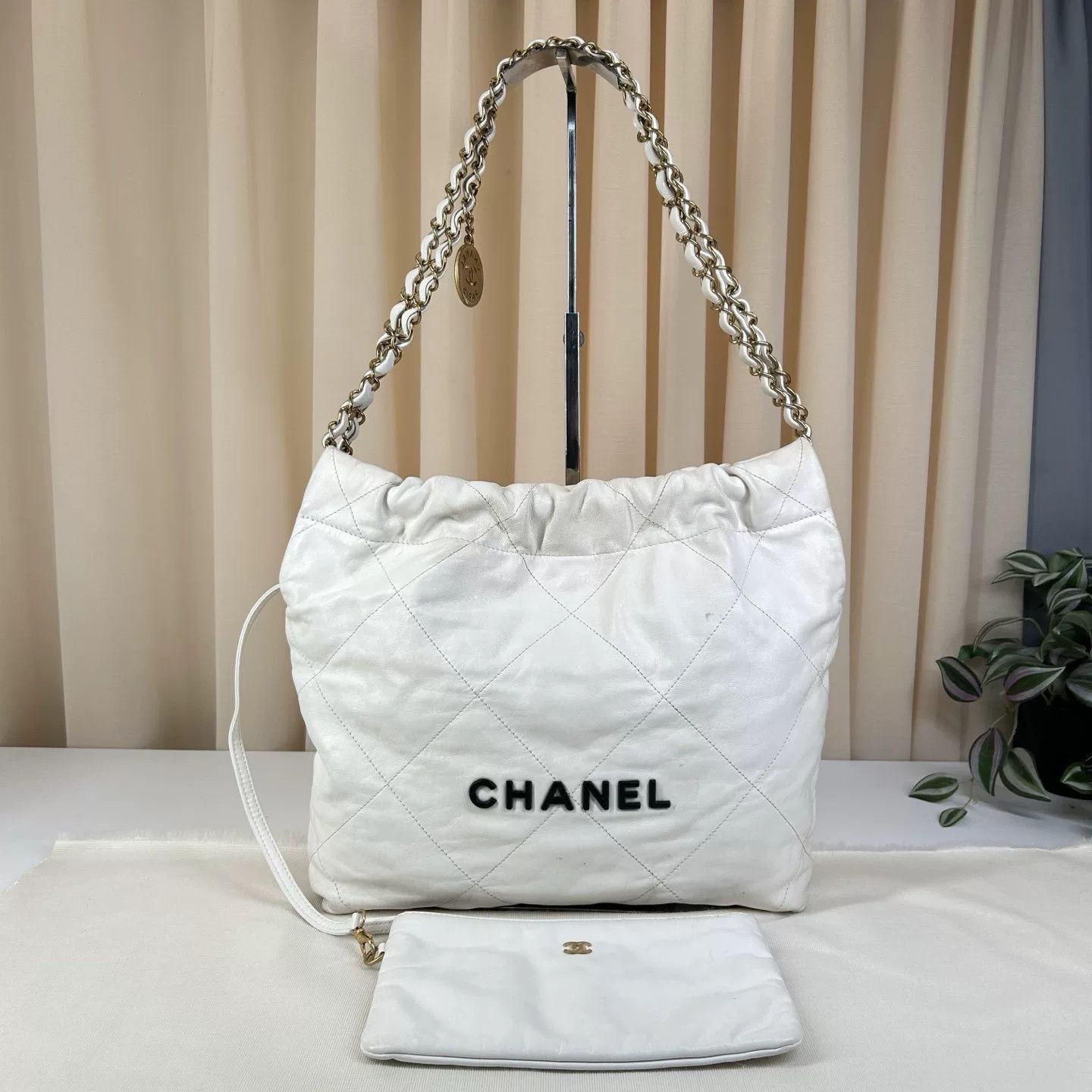 Chanel Pre-loved Bag Very good condition Size ONE SIZE - 1 Thumbnail