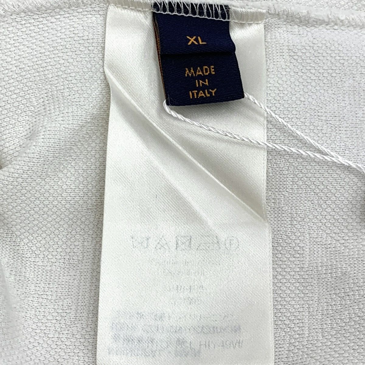 Louis Vuitton Louis Vuitton white Logo Full Print T-Shirt Size US XL / EU 56 / 4 - 6 Thumbnail