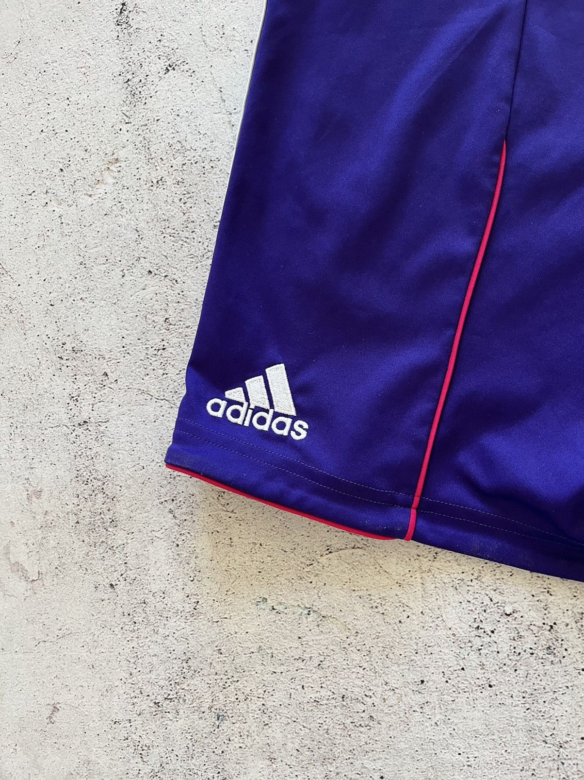 Adidas × Vintage ADIDAS BAYERN MUNICH FC 2010/2011 AWAY SHORT,GOALKEEPERS Size US 32 / EU 48 - 5 Thumbnail