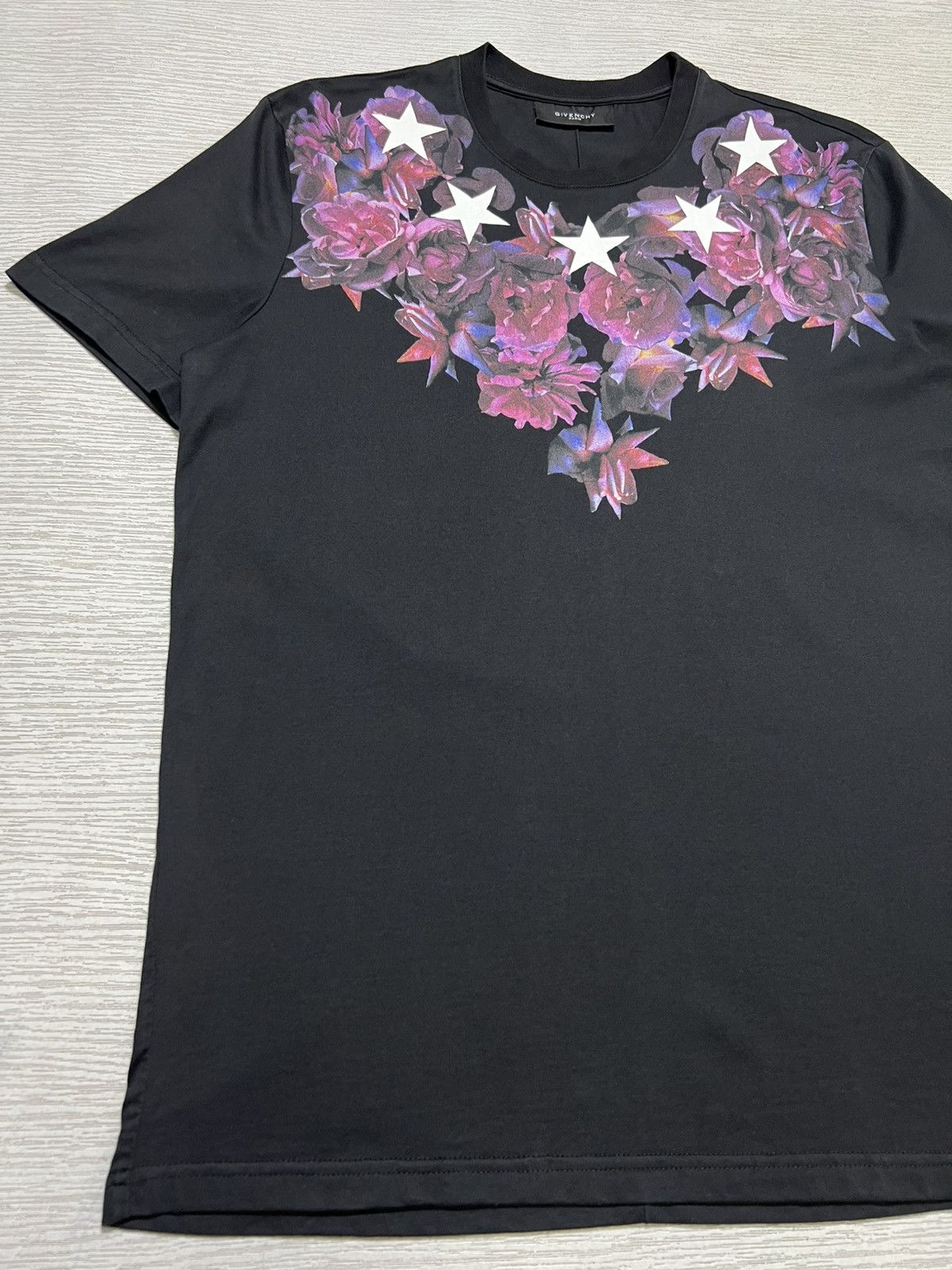 Givenchy Givenchy - Riccardo Tisci - Floral Print Star Neckline Tee Size US L / EU 52-54 / 3 - 5 Thumbnail