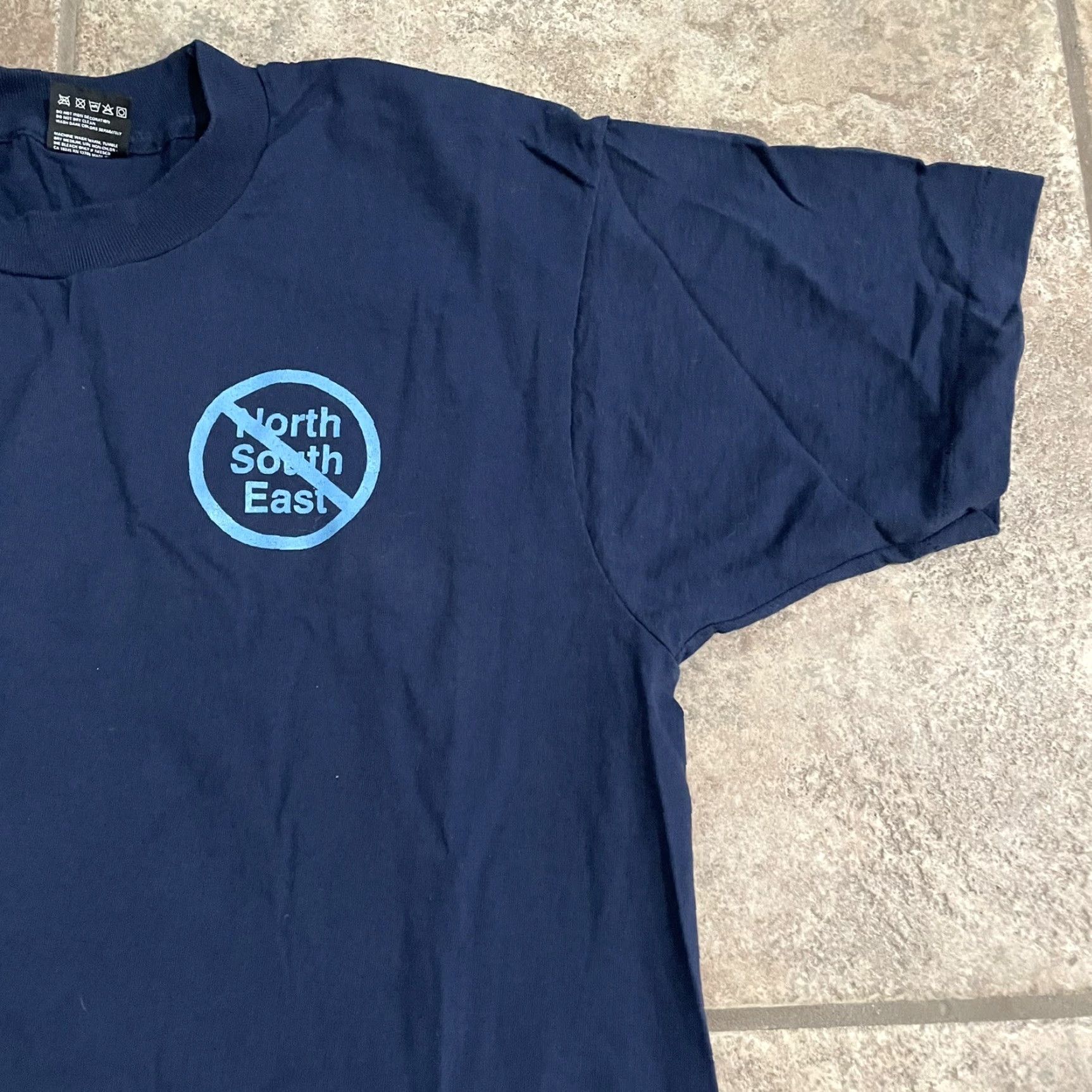 Fruit Of The Loom VINTAGE Goin West blue Graphic Tee Single Stitch Mens Size L USA Shirt Mens L Blue Stitch USA Disney Theme Size US L / EU 52-54 / 3 - 3 Thumbnail