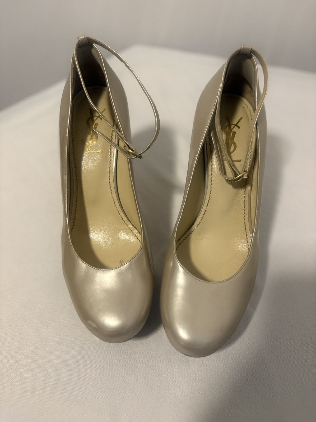 Yves Saint Laurent Yves Saint Laurent Pearl Beige Leather Pumps Size US 8 / IT 38 - 1 Thumbnail