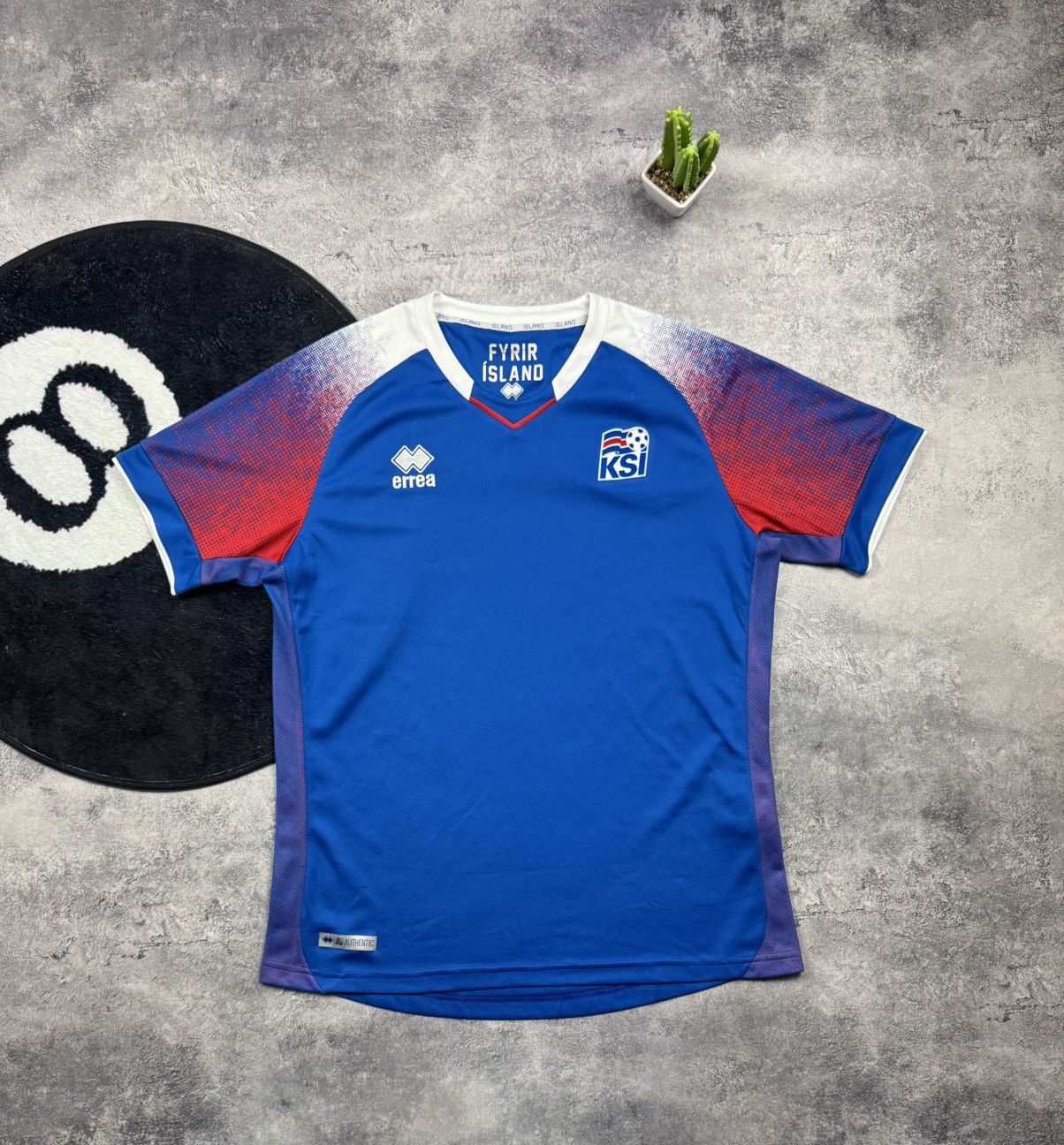 Errea ICELAND TEAM 2018/2019 FOOTBALL JERSEY HOME ERREA ORIGINAL Size US L / EU 52-54 / 3 - 1 Thumbnail