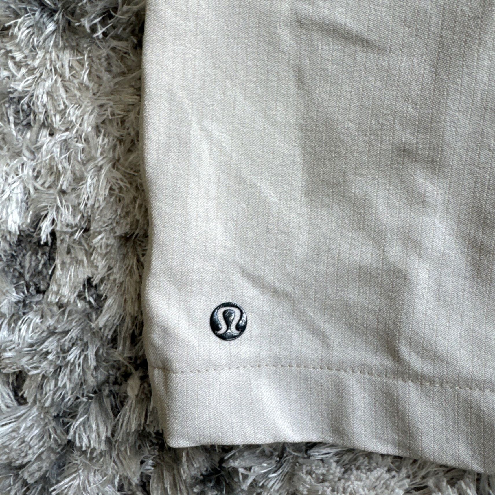 Lululemon Lululemon Men’s Shorts Chino Flat Front Pockets Size 30 Yellow Regular Used Size US 30 / EU 46 - 6 Thumbnail