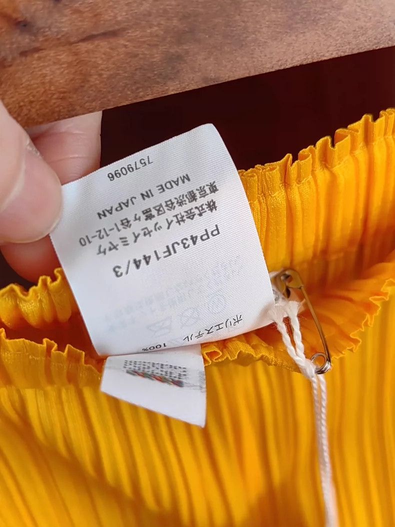Issey Miyake Issey Miyake size:3 Bright yellow pleated trousers Size 22" - 5 Thumbnail