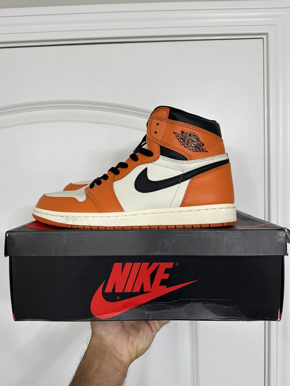 Jordan Brand Air Jordan 1 Retro High OG Reverse Shattered Backboard Size US 11 / EU 44 - 1 Thumbnail
