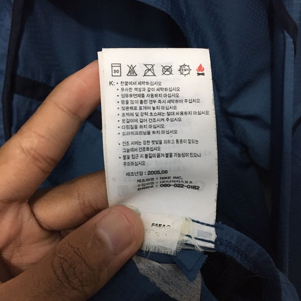 Nike 💥SOLD💥 Nike Swoosh Clima-Fit Jacket Y2k Size US M / EU 48-50 / 2 - 15 Thumbnail
