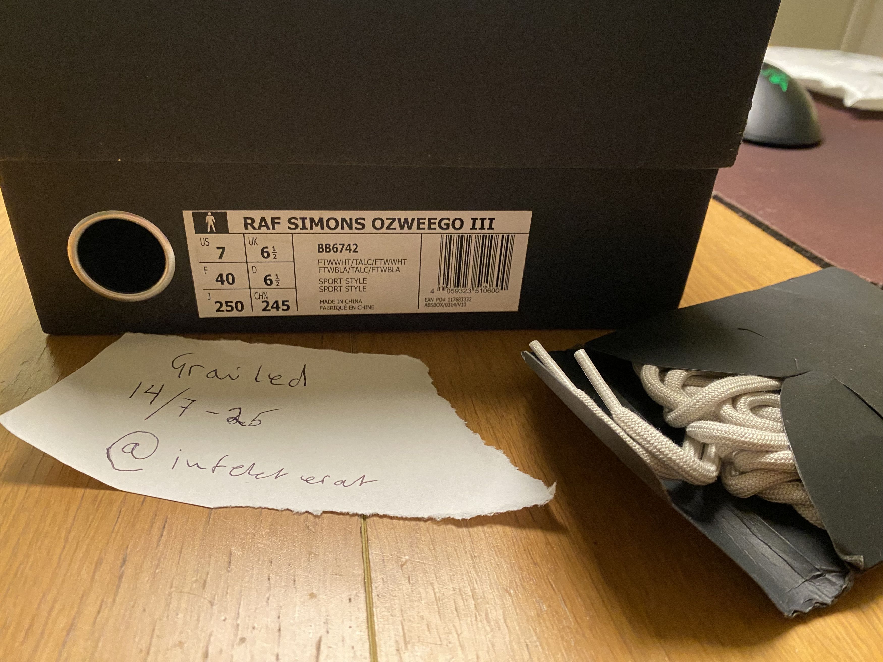 Adidas × Raf Simons Raf Simons White Ozweego 3 Size US7 Size US 7 / EU 40 - 7 Thumbnail