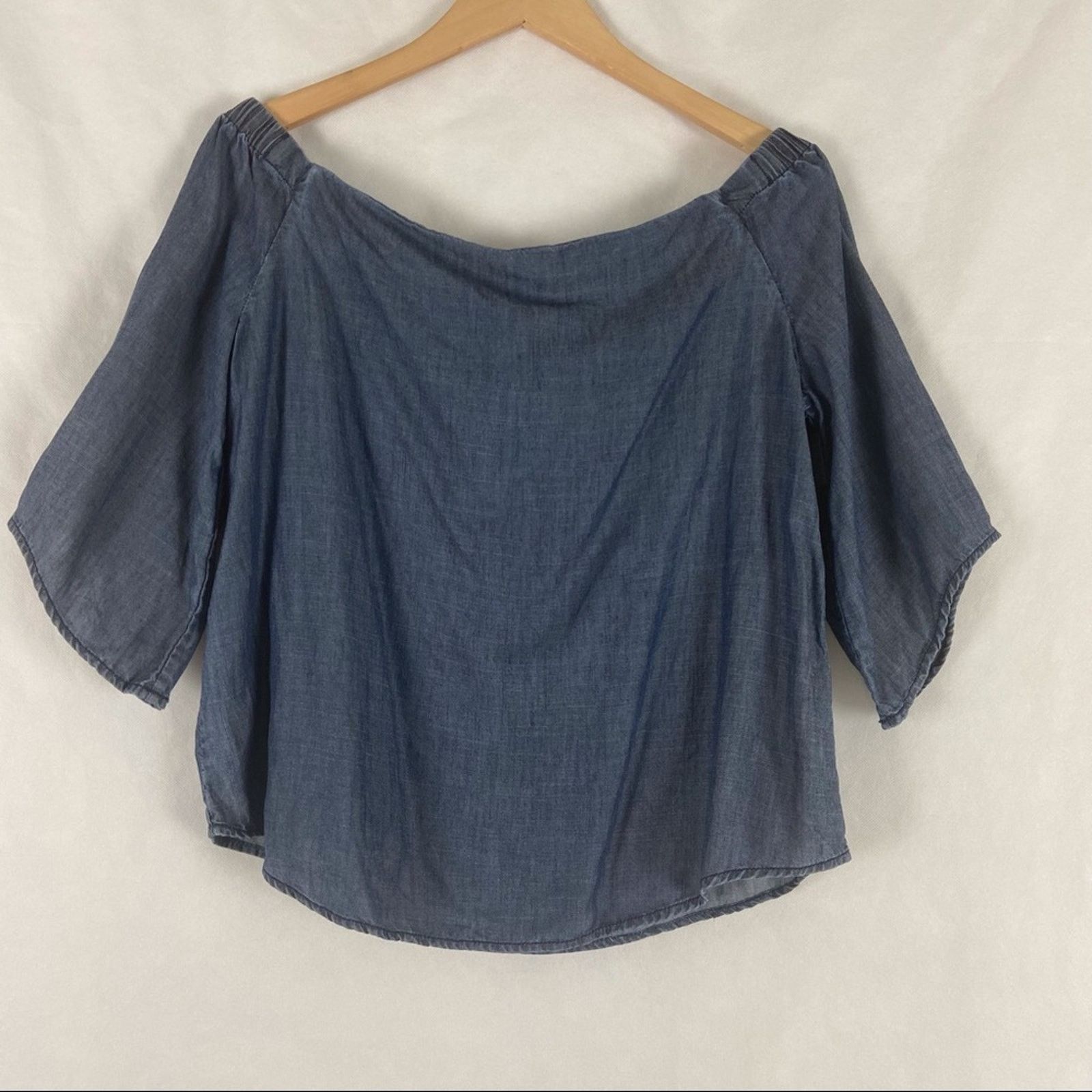 Chicos Chicos Black Label Chambray Off Shoulder Top Size #1 = Small Size S / US 4 / IT 40 - 5 Thumbnail