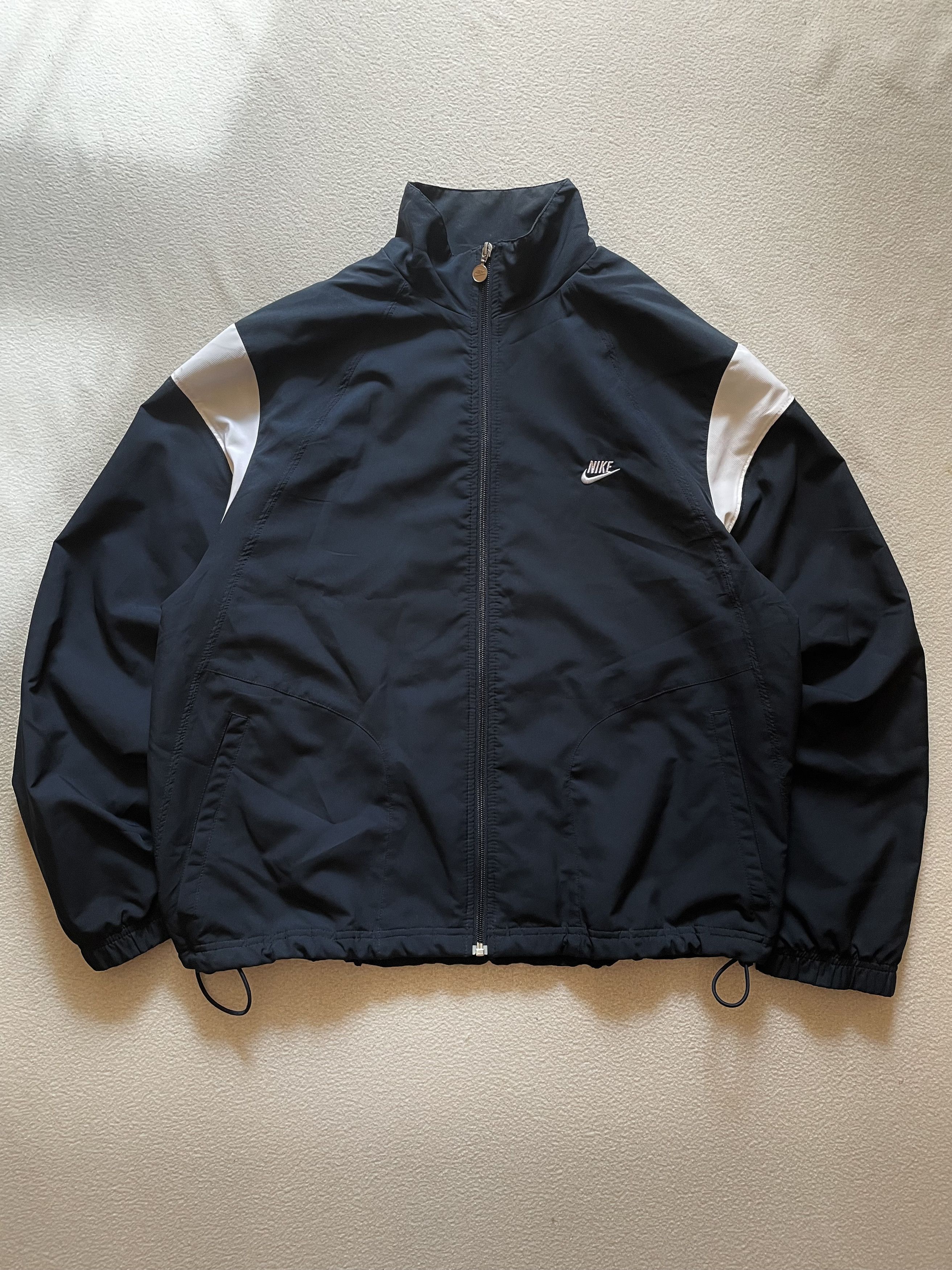 Nike Vintage 00s Nike Light Jacket/Windbreaker Mini Logo Boxy Fit Size US L / EU 52-54 / 3 - 1 Thumbnail