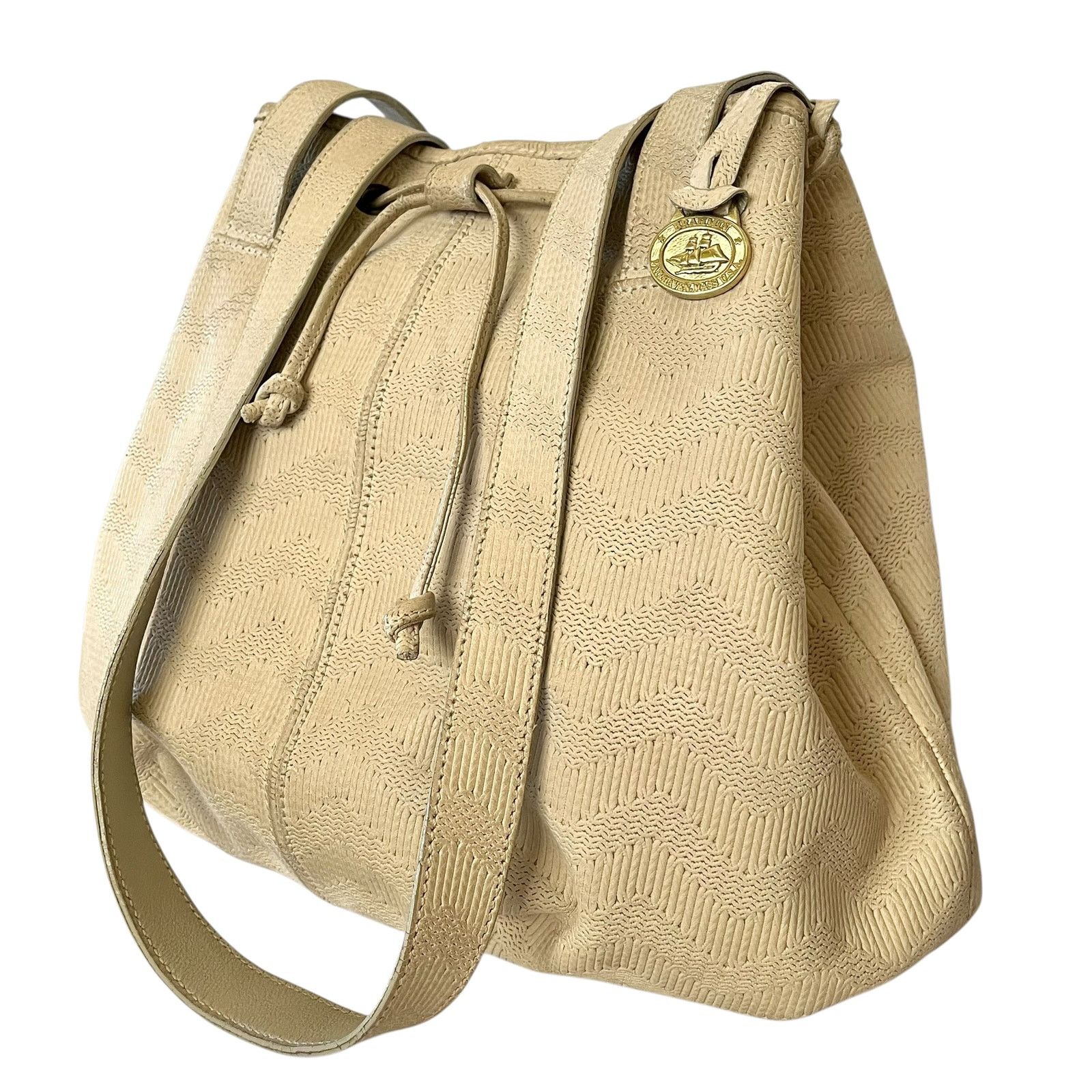 BRAHMIN × Vintage Brahmin Vintage Chevron Embossed Cream Leather Bucket Bag Size ONE SIZE - 11 Thumbnail