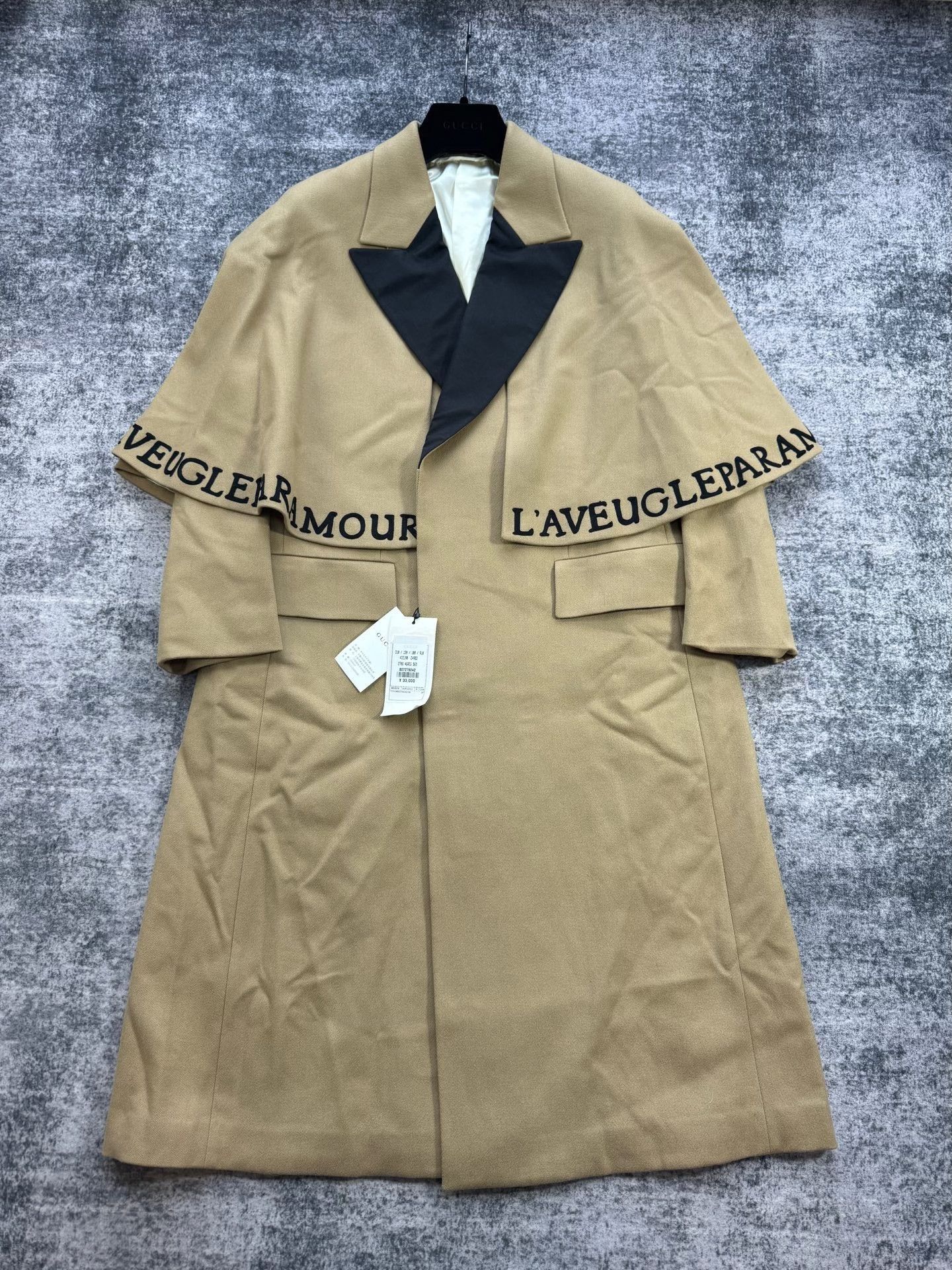 Gucci Gucci Runway Beige Slogan Bee Wool Coat Size US S / EU 44-46 / 1 - 1 Thumbnail