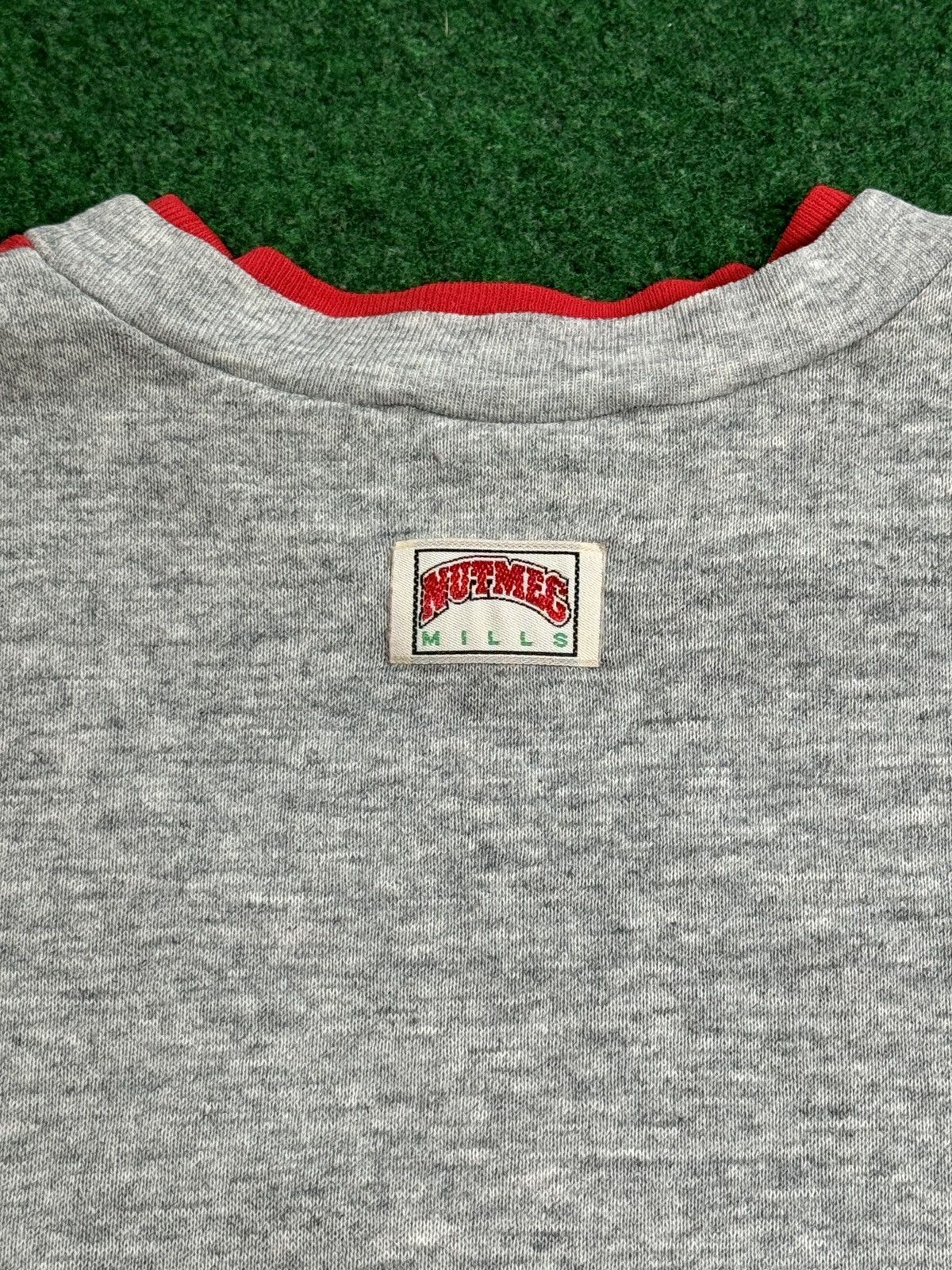 Nutmeg × Vintage Vintage 90s Nutmeg Mills San Fransisco 49ers Med Sweatshirt Size US M / EU 48-50 / 2 - 6 Thumbnail