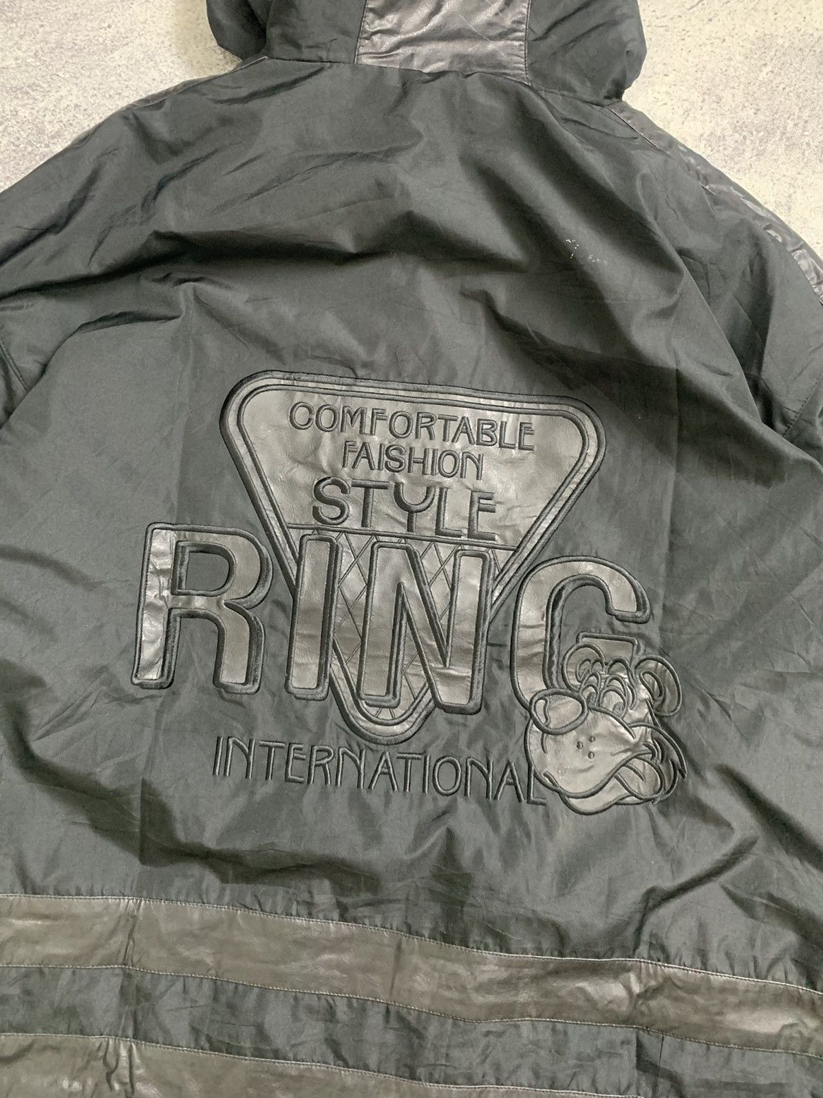 Japanese Brand × Vintage Vintage Black 'Ring' Windbreaker Jacket Size US L / EU 52-54 / 3 - 7 Thumbnail