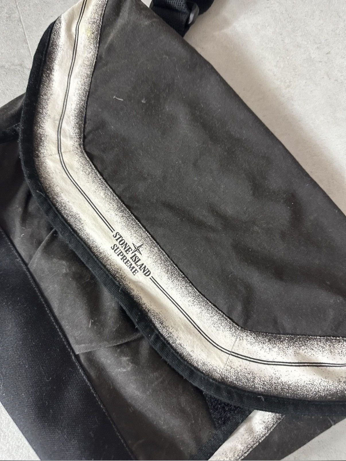 Stone Island × Supreme Supreme x Stone Island Stripe 7L Messenger Bag Size ONE SIZE - 3 Thumbnail