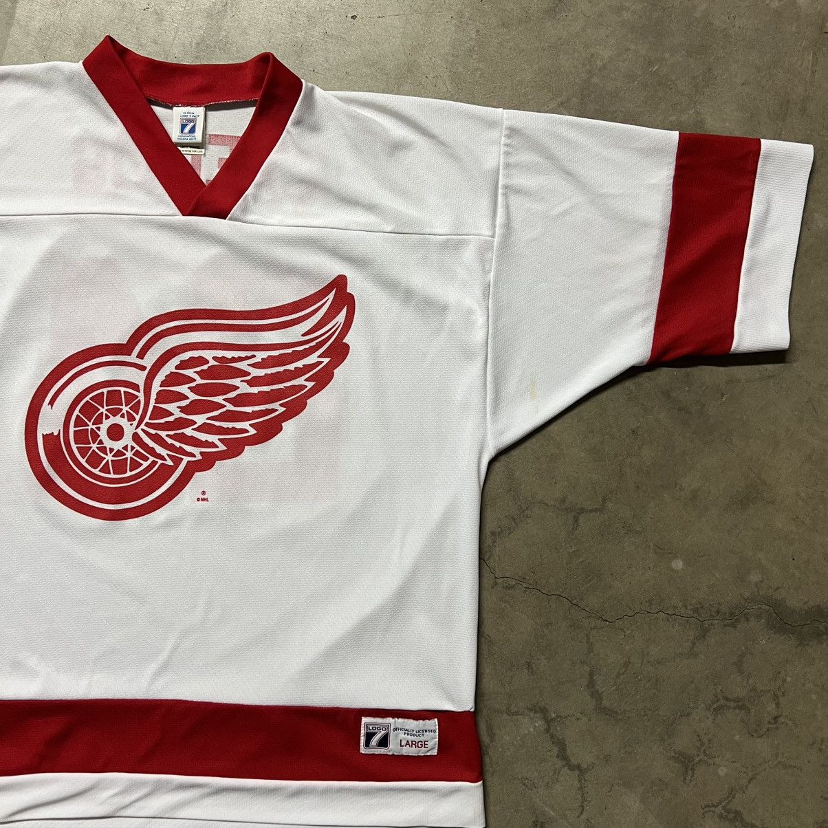 Vintage 90’s NHL Detroit Red Wings C. Chelios Hockey Jersey