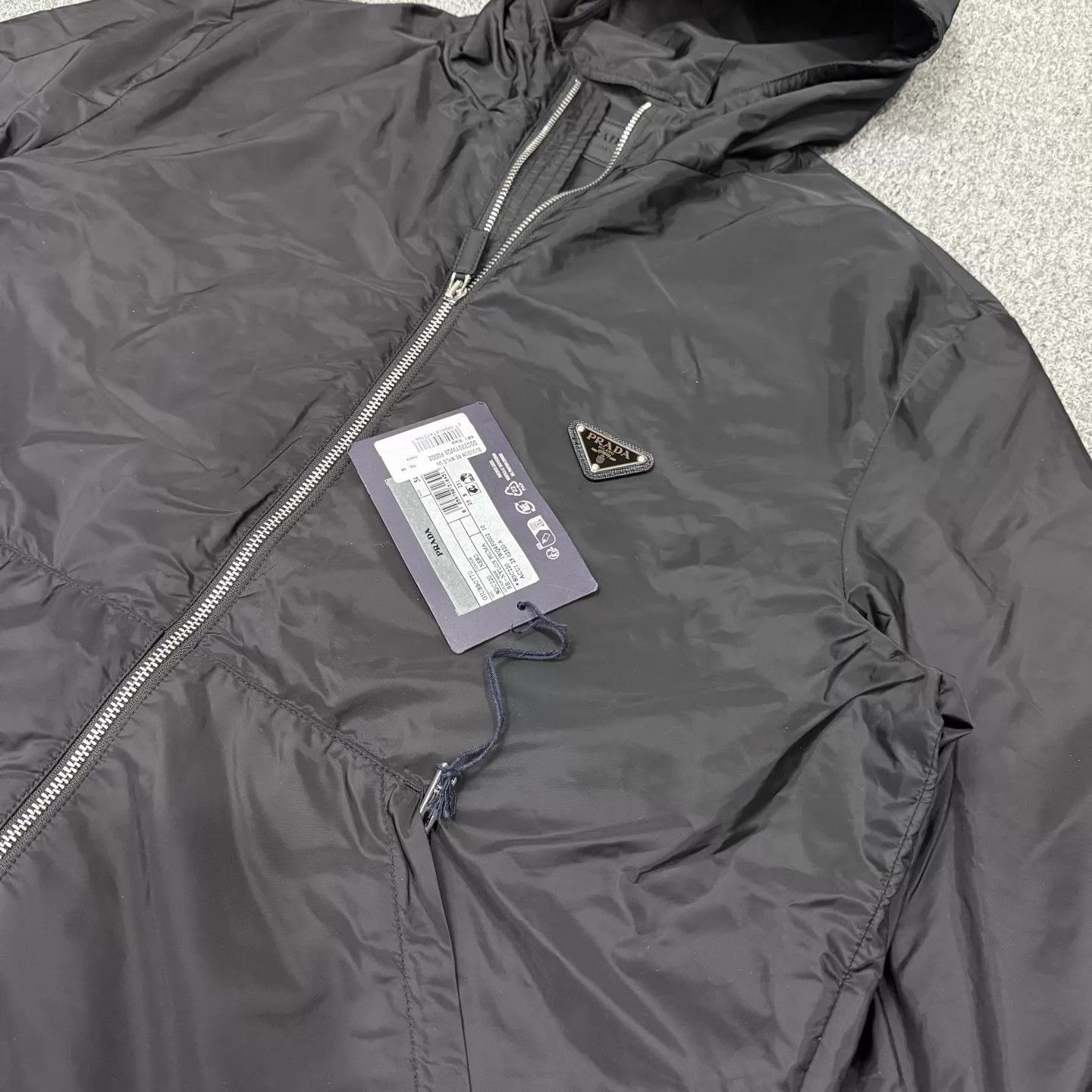 Prada Prada recycled nylon black triangle logo 54 new jacket Size US L / EU 52-54 / 3 - 3 Thumbnail