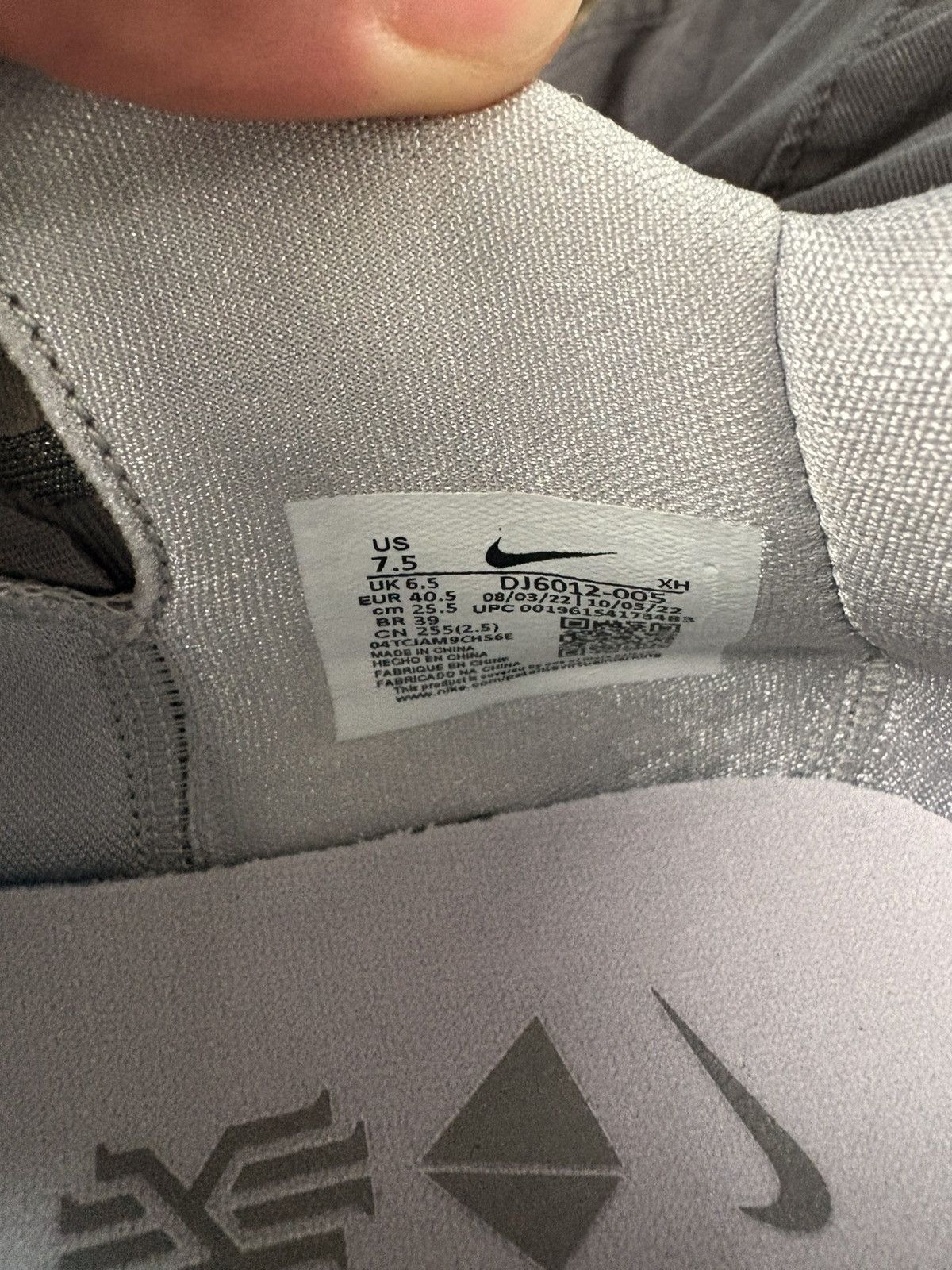 Nike Kyrie low 5 preservation Size US 7.5 / EU 40-41 - 10 Thumbnail
