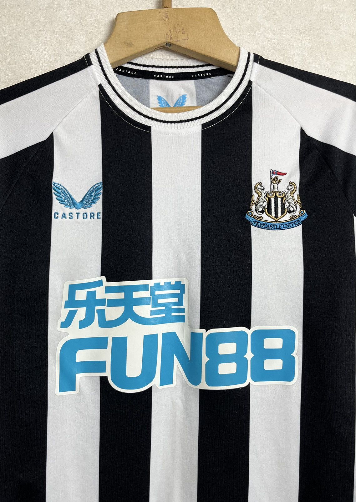 Castore Newcastle United 2023/2024 Home Football Jesrsey Size US S / EU 44-46 / 1 - 2 Thumbnail