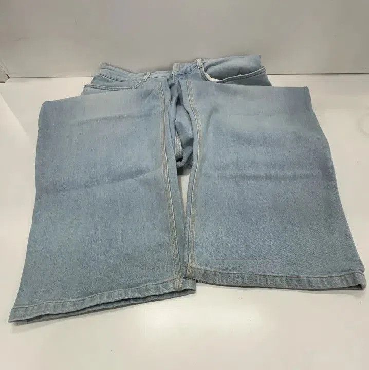 Givenchy Givenchy SS23 Light Washed Wide-Leg Jeans. Size US 30 / EU 46 - 6 Thumbnail