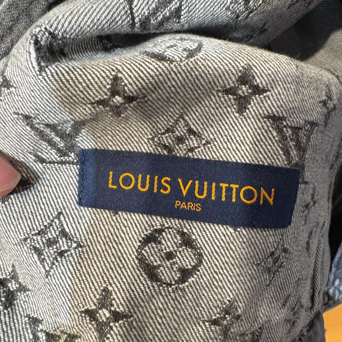 Louis Vuitton Louis Vuitton x nigo Black Denim Jacket 48 New Size US M / EU 48-50 / 2 - 3 Thumbnail
