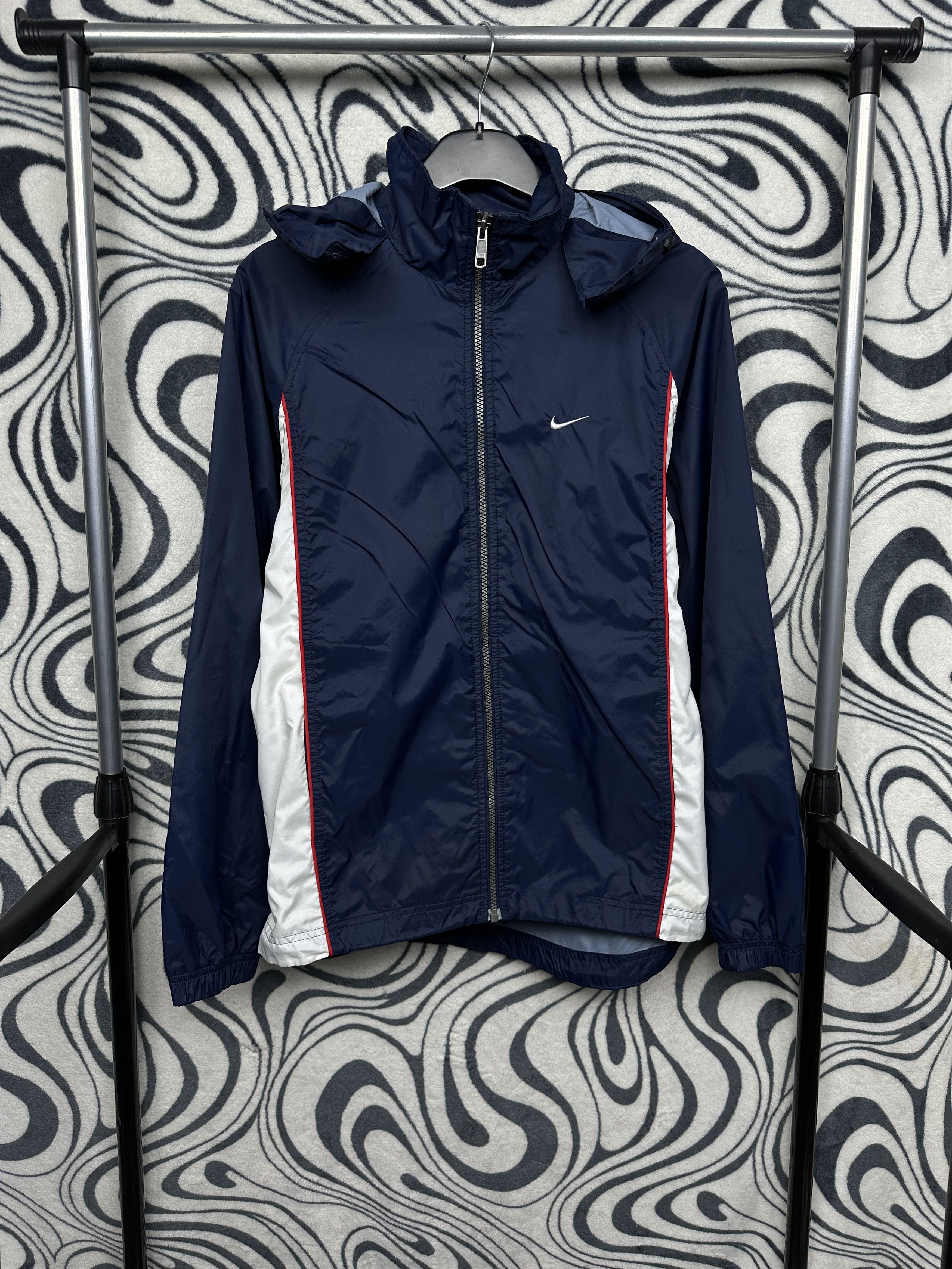 Nike Nike Vintage Mens Nylon Jacket Y2K Drill style Size US S / EU 44-46 / 1 - 1 Thumbnail