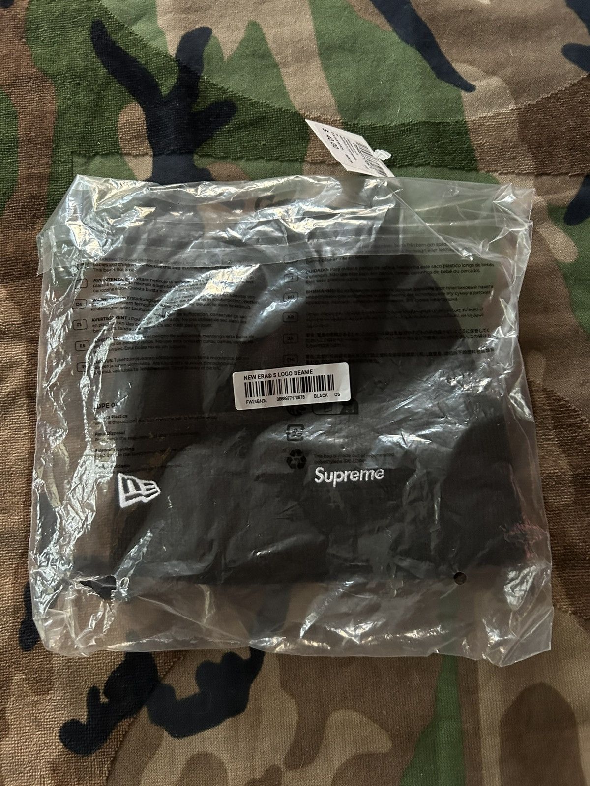 New Era × Supreme Supreme New Era S Logo Beanie Black FW24 Size ONE SIZE - 5 Thumbnail