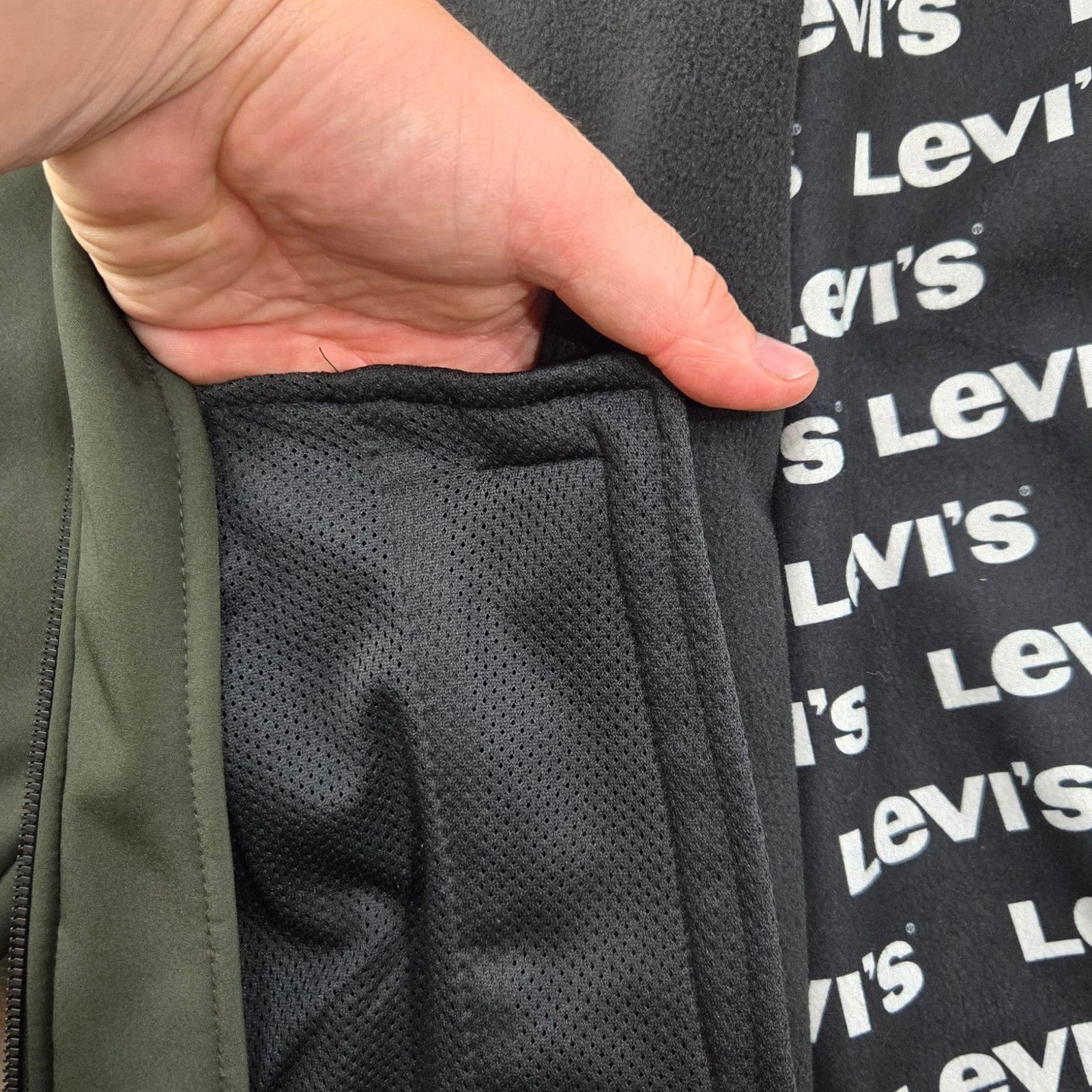 Levi's Levi’s Olive Green Softshell Bomber Jacket Size Small NWT Size US S / EU 44-46 / 1 - 12 Thumbnail